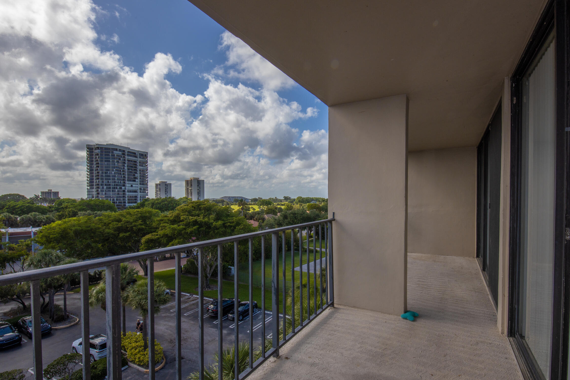 LAKESHORE CLUB CONDO - Residential