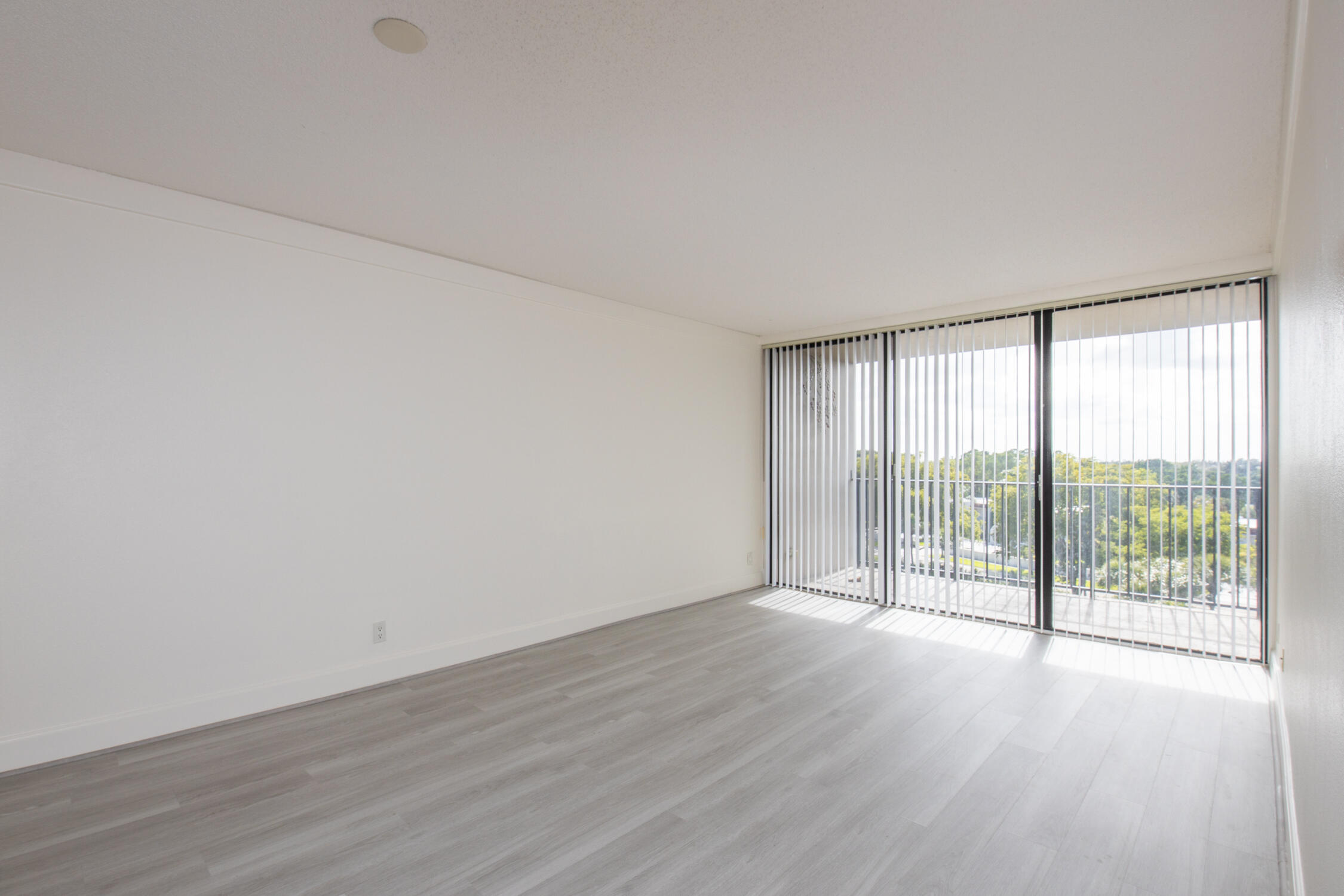 LAKESHORE CLUB CONDO - Residential