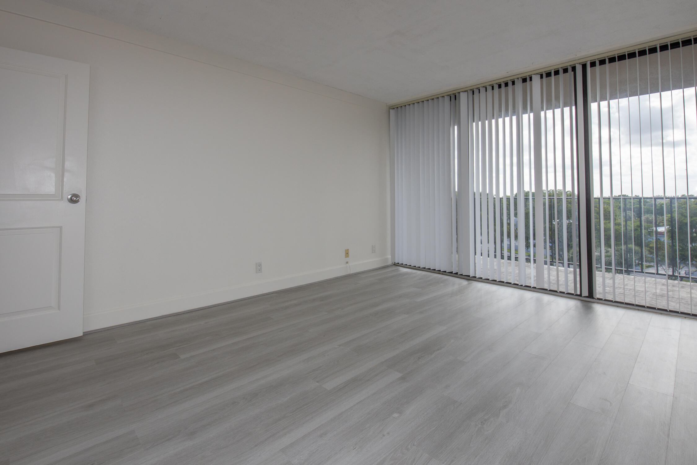 LAKESHORE CLUB CONDO - Residential