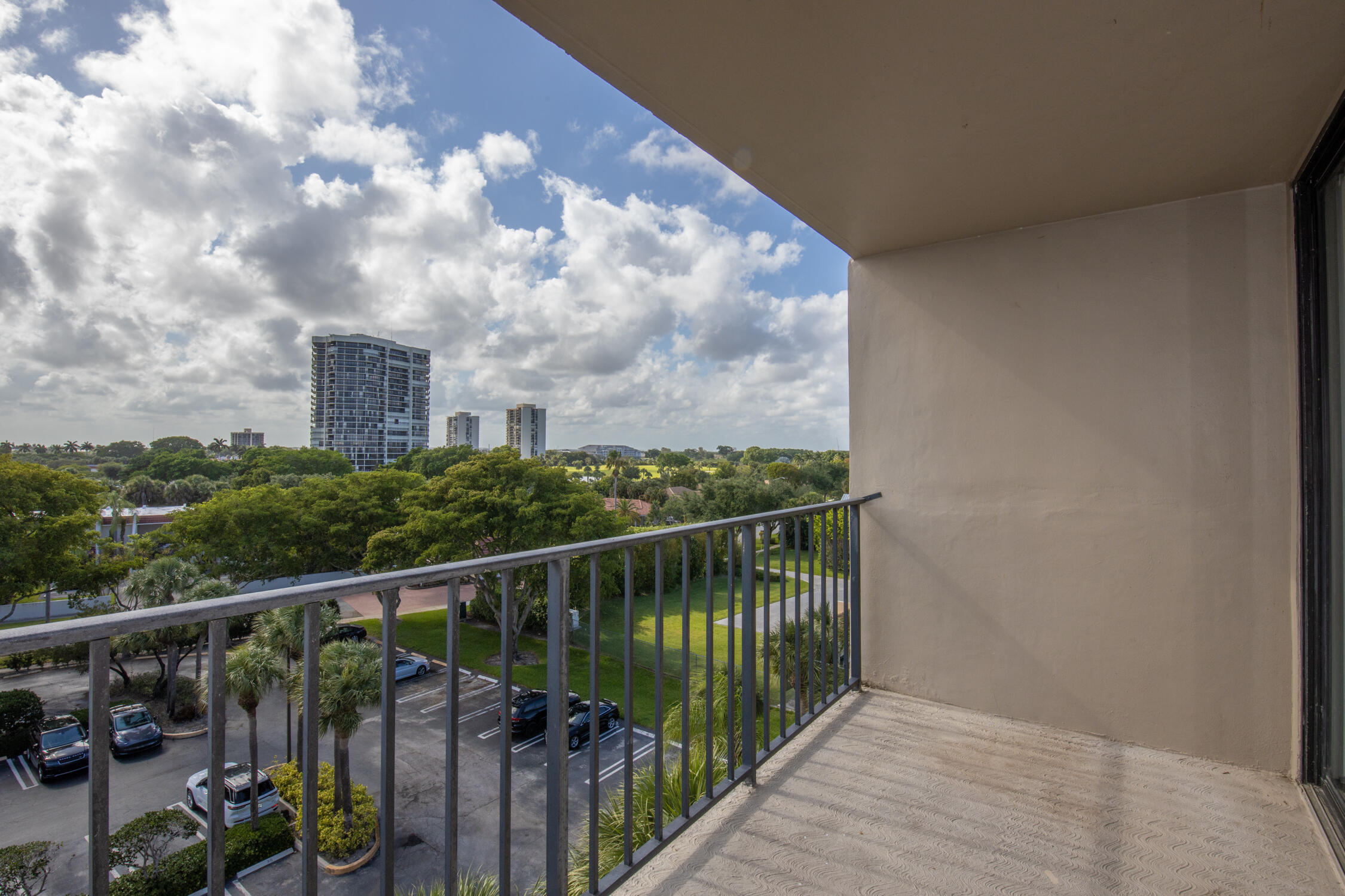 LAKESHORE CLUB CONDO - Residential