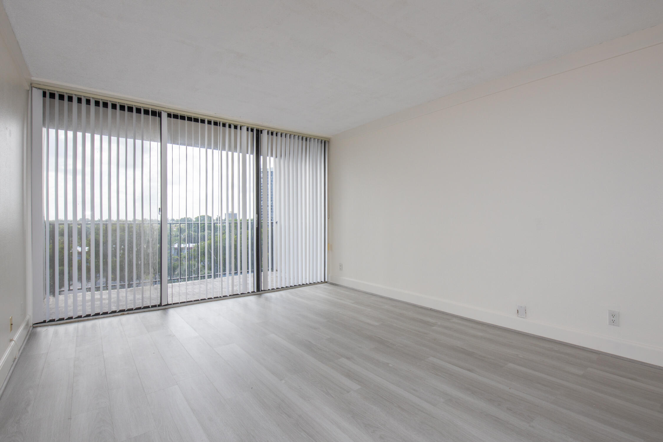 LAKESHORE CLUB CONDO - Residential