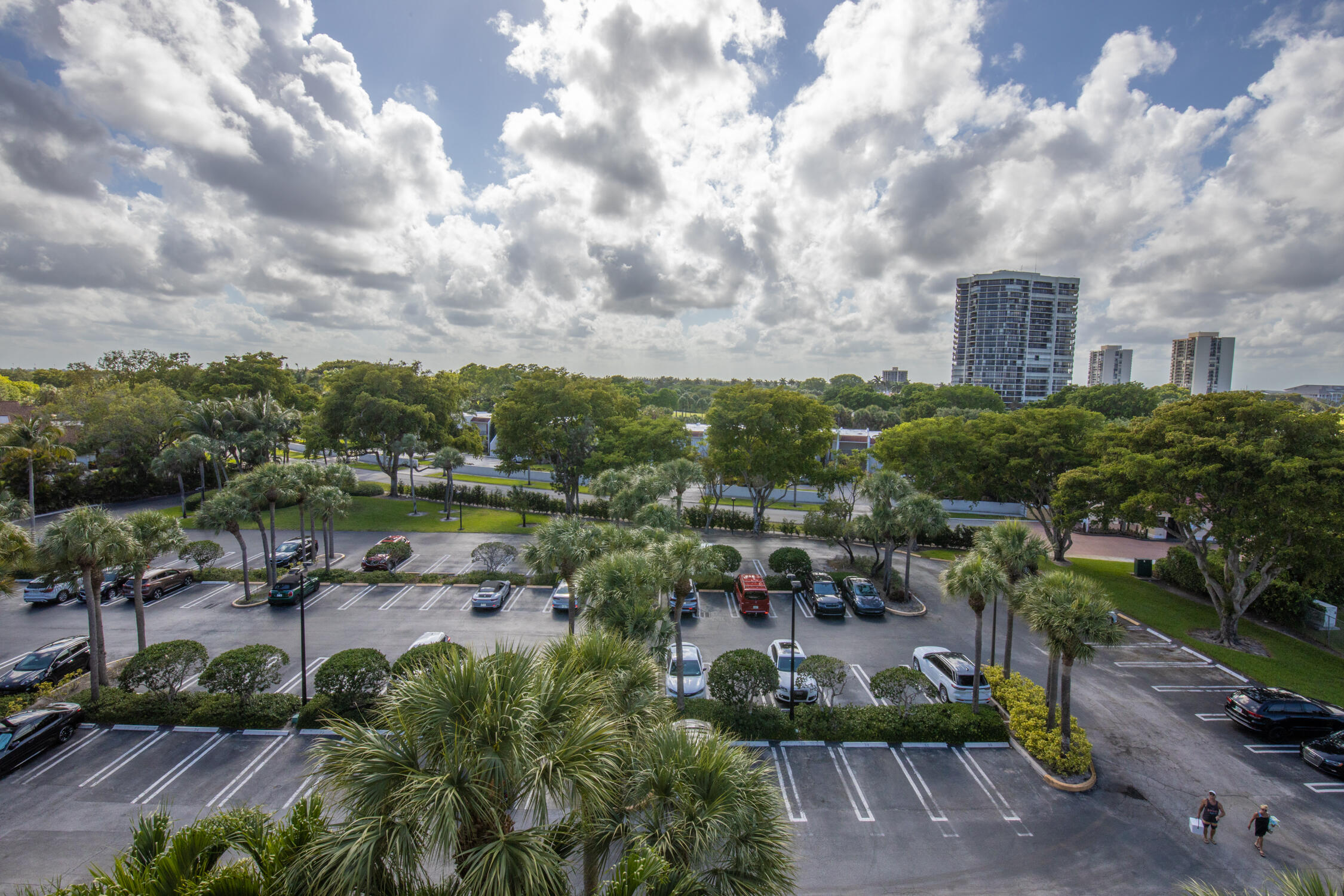 LAKESHORE CLUB CONDO - Residential