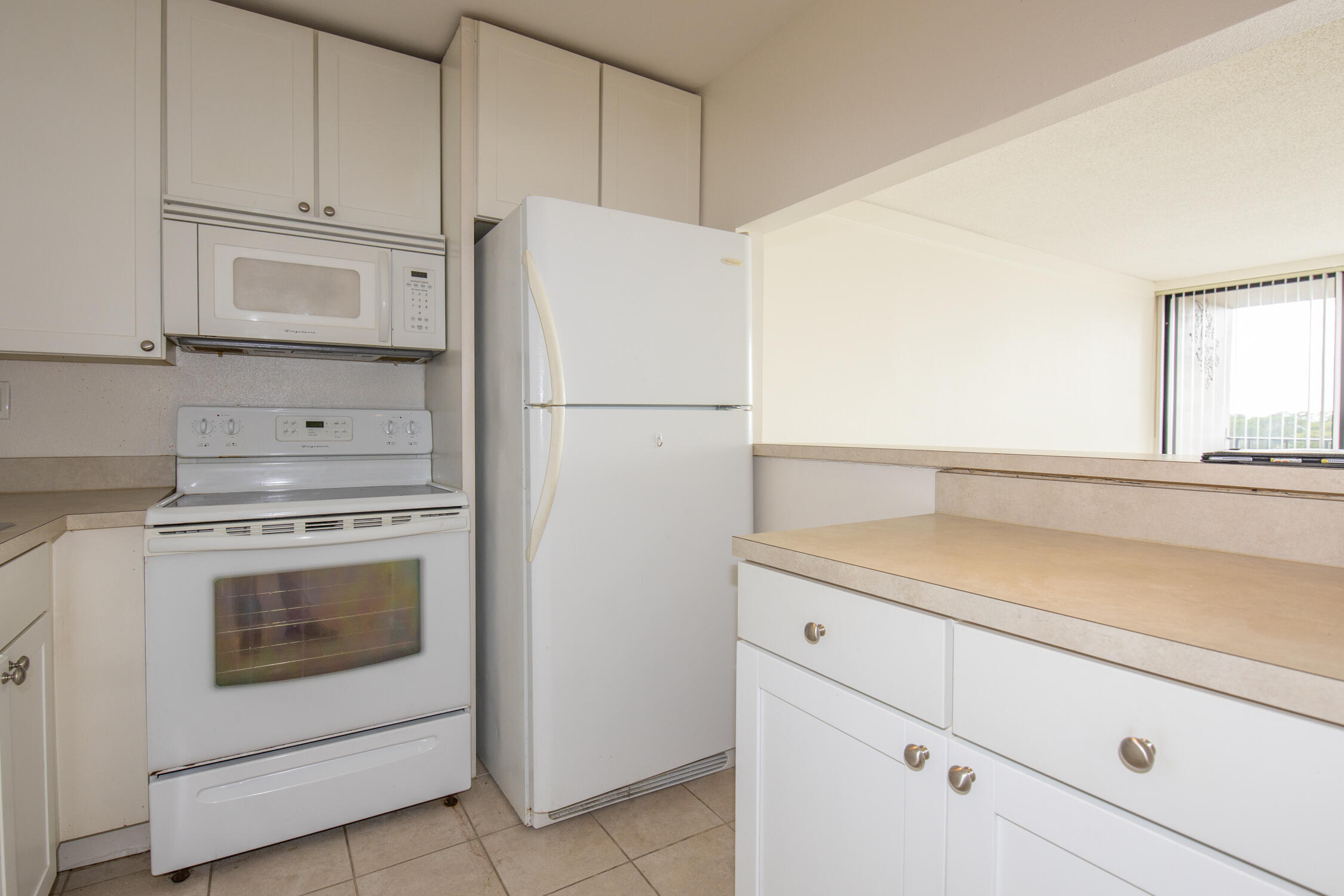 LAKESHORE CLUB CONDO - Residential