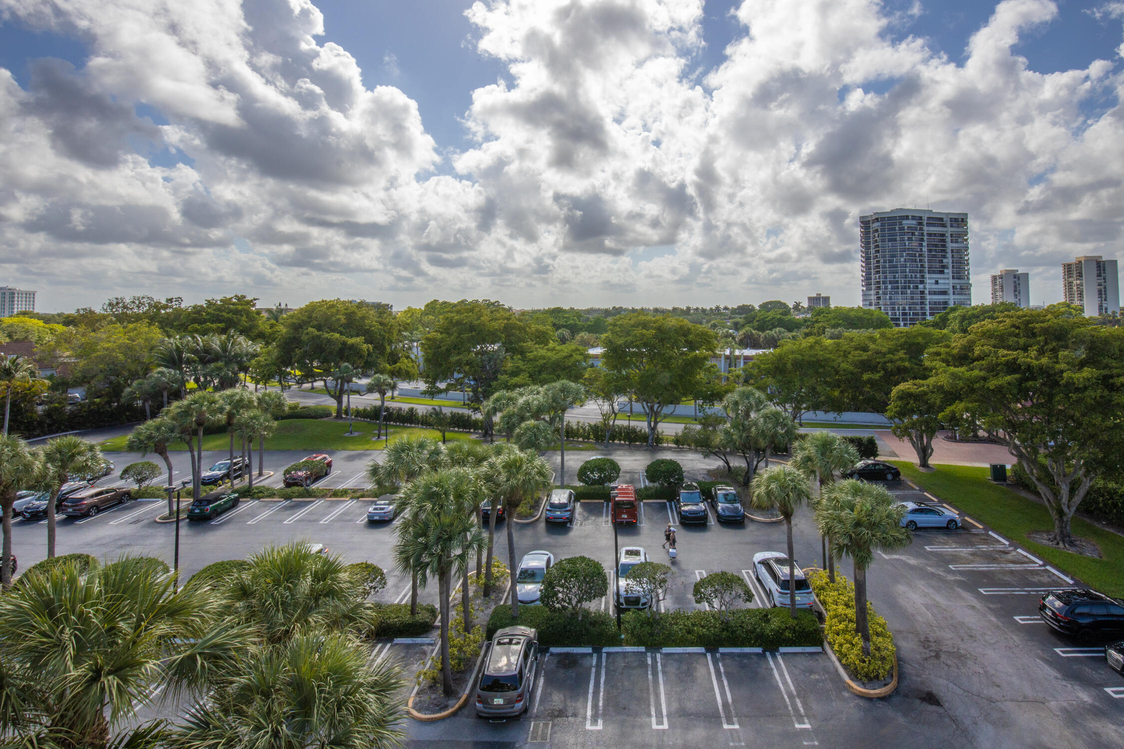 LAKESHORE CLUB CONDO - Residential