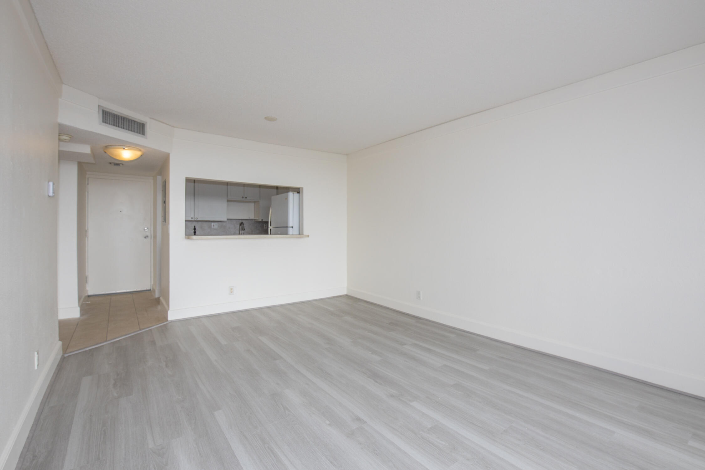 LAKESHORE CLUB CONDO - Residential