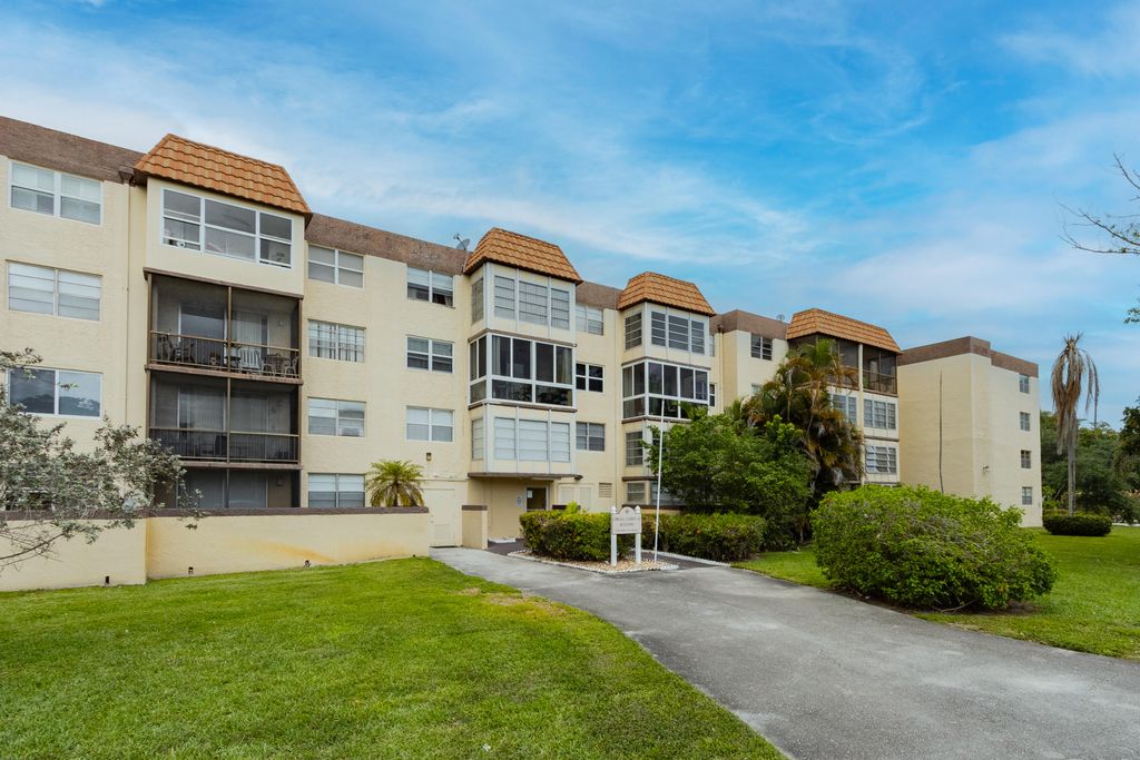 Photo of 7000 NW 17th Street #419, Plantation, FL 33313 (MLS # B26019334)