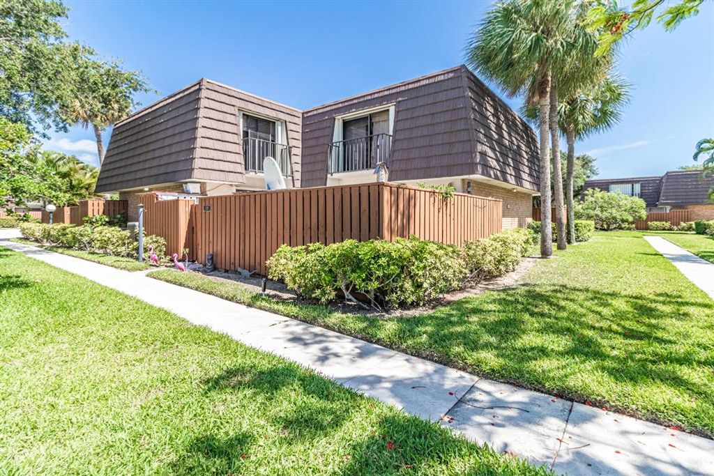 Photo of 1939 19th Court, Jupiter, FL 33477 (MLS # R10803557)