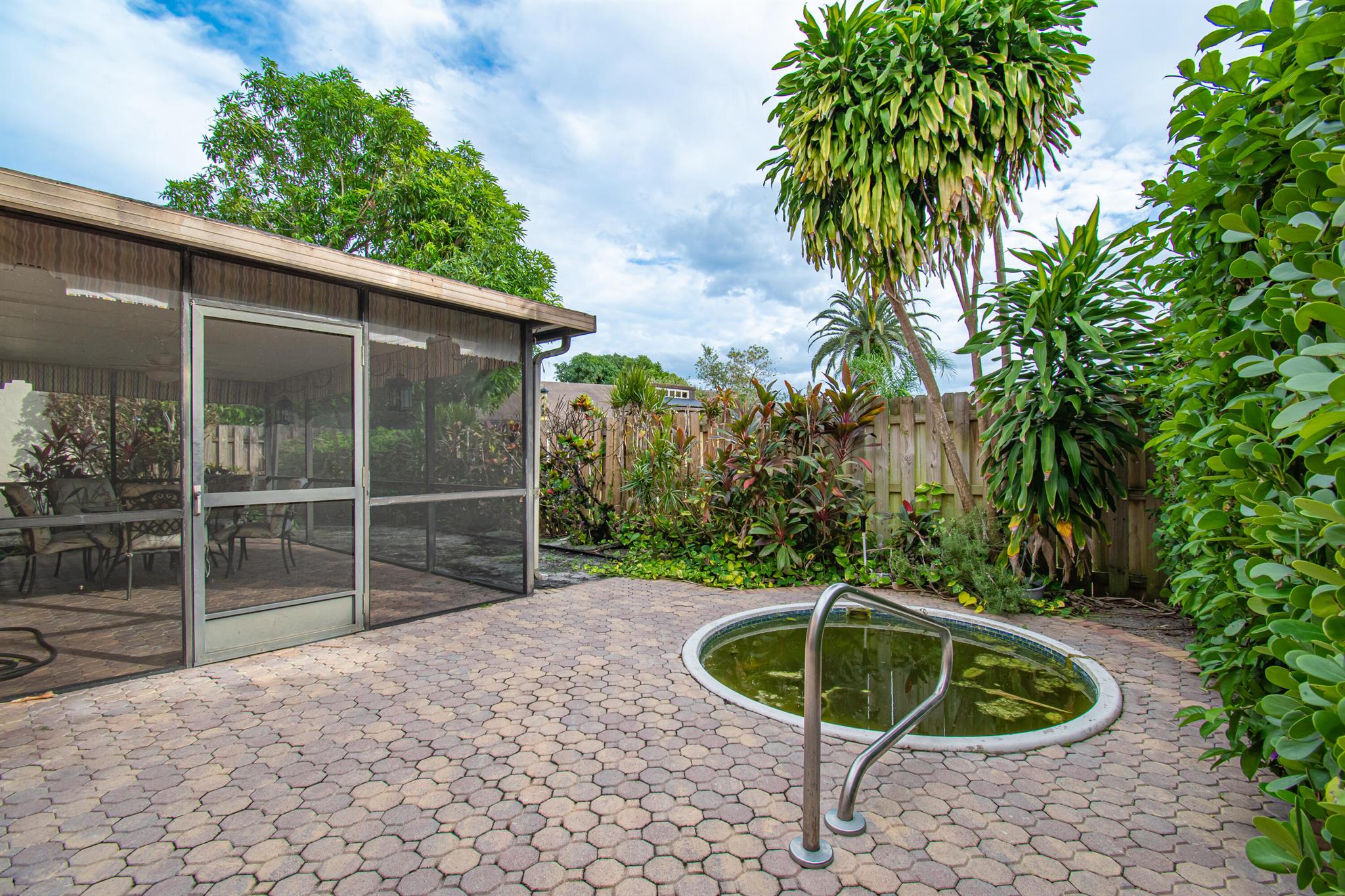 CAPTIVA - Residential