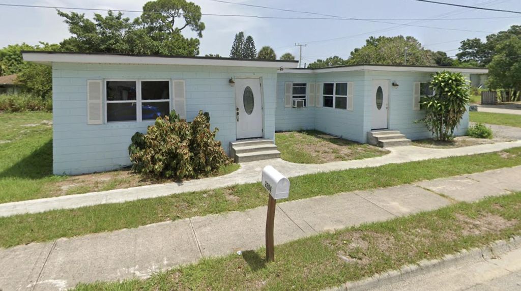 Photo of 2204 Avenue G, Fort Pierce, FL 34950 (MLS # R11032729)