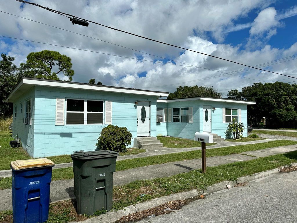 Photo of 2204 Avenue G, Fort Pierce, FL 34950 (MLS # R11032729)