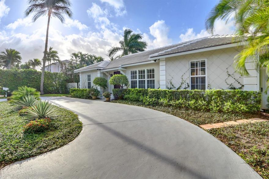 Fully renovated (2019) 3 BR/ 3.5 BA Bermuda Style home. Features large rooms, open floor plan, new kitchen, new baths, impact glass windows and more. Perfect for entertaining or enjoying simple days/ nights at home - Very Peaceful.In addition, this home comes with private deeded beach access, bike trail access, and exclusive use of the community day dock located at the West end of the street (see photos).