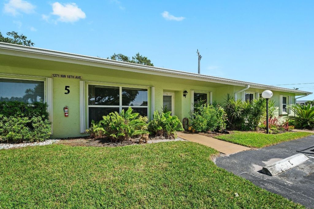 Photo of 1271 NW 18th Avenue #5C, Delray Beach, FL 33445 (MLS # F10534882)