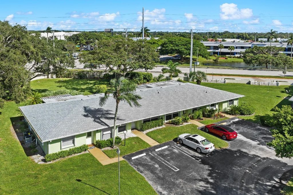 Photo of 1271 NW 18th Avenue #5C, Delray Beach, FL 33445 (MLS # F10534882)