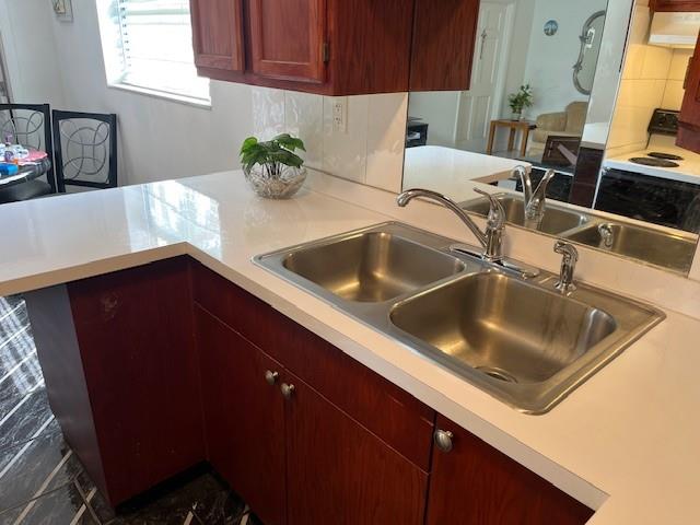 WARRENTON HOUSE CONDO - Residential