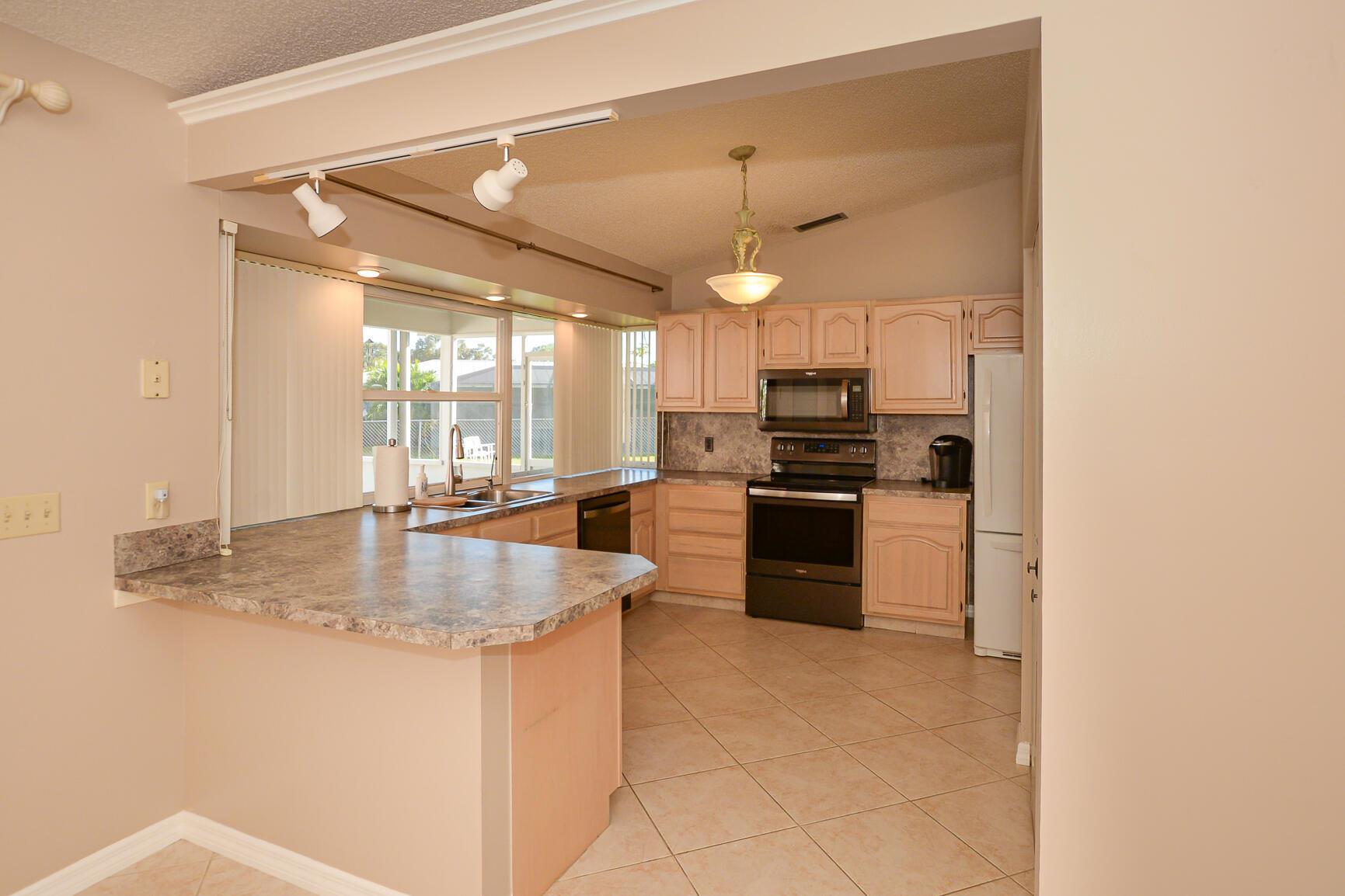 PORT ST LUCIE SECTION 13 - Residential Lease