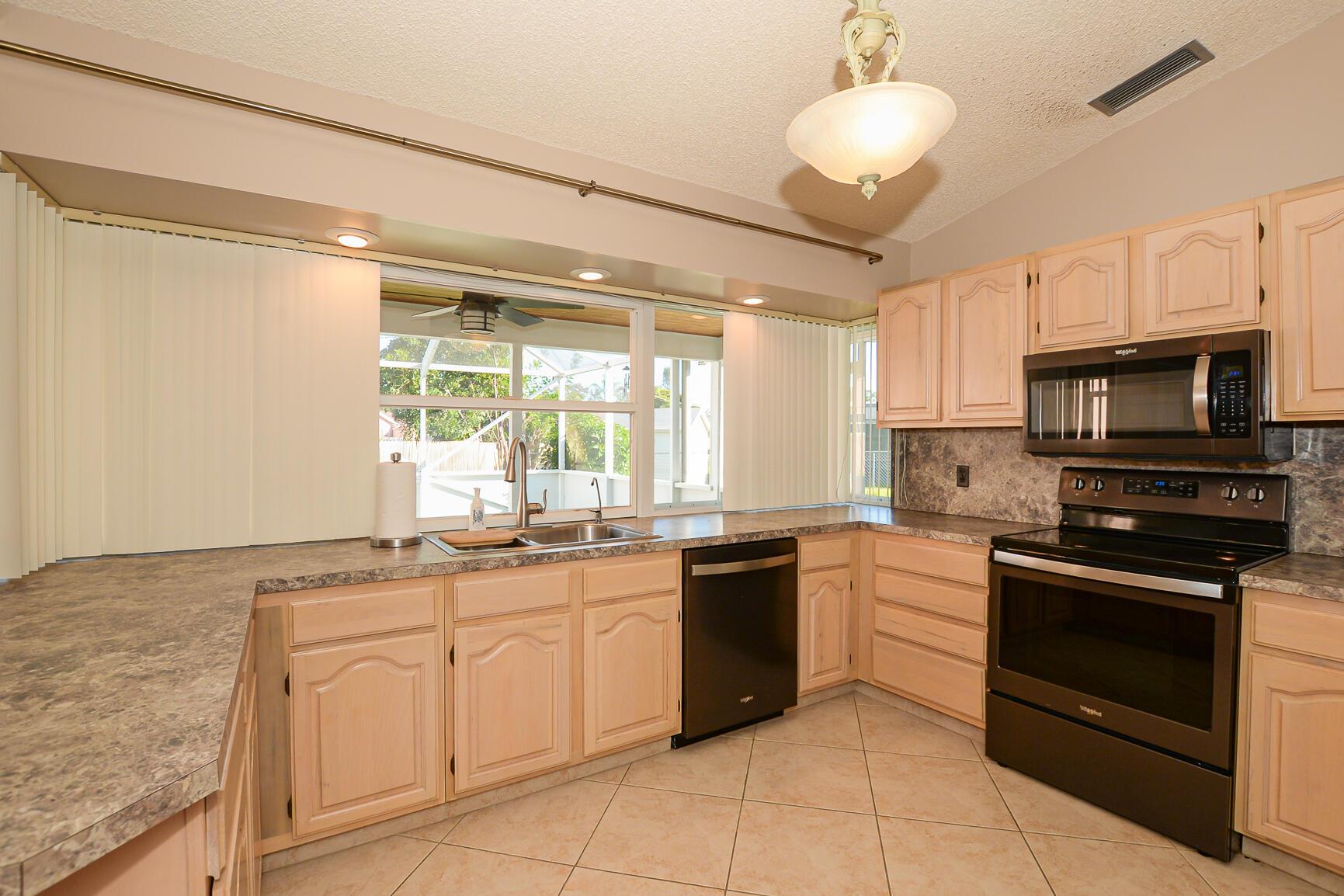 PORT ST LUCIE SECTION 13 - Residential Lease