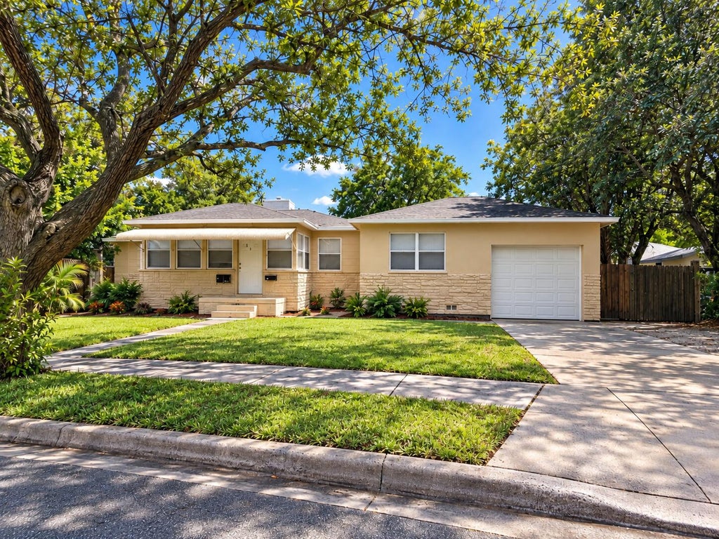 Photo of 5014 SPRUCE Avenue, West Palm Beach, FL 33407 (MLS # B26077430)