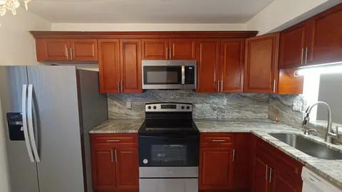15401 Pembridge Ave Unit 13, Delray Beach, FL MLS: F10409367