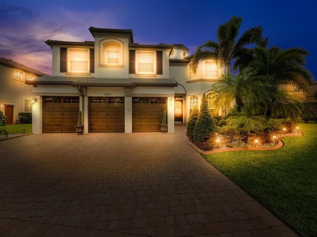 Photo of 11423 SW Hillcrest Circle, Port Saint Lucie, FL 34987 (MLS # R10790540)