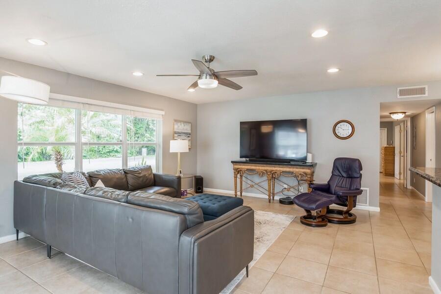 HIGH POINT OF DELRAY SEC 5 CONDO - Residential