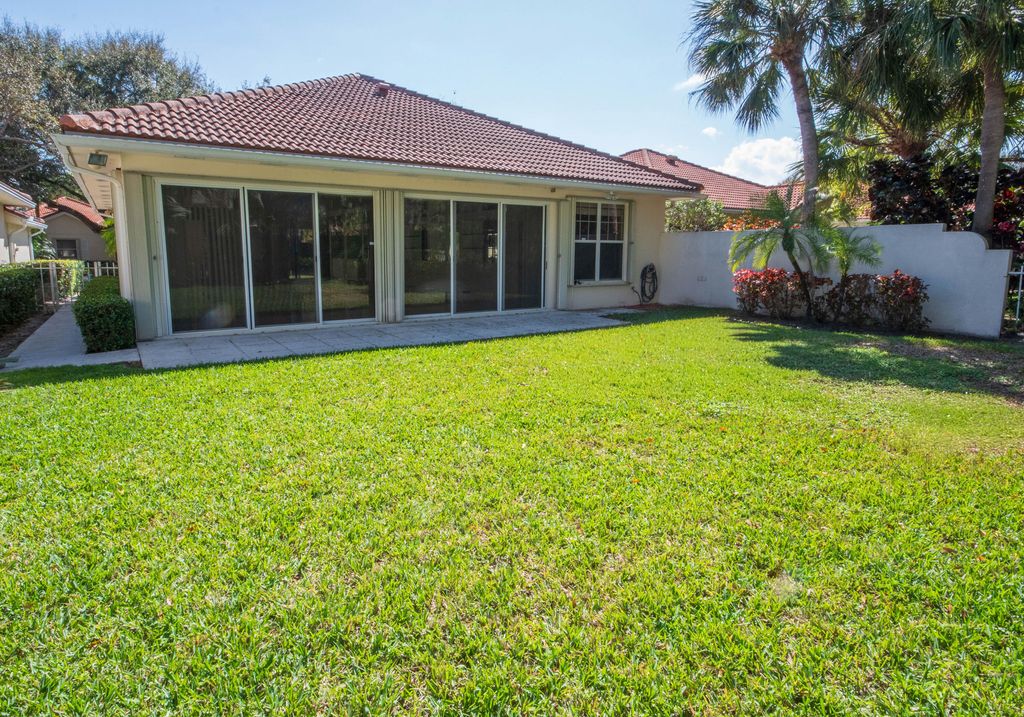 Photo of 199 E Tall Oaks Circle, Palm Beach Gardens, FL 33410 (MLS # R11168535)