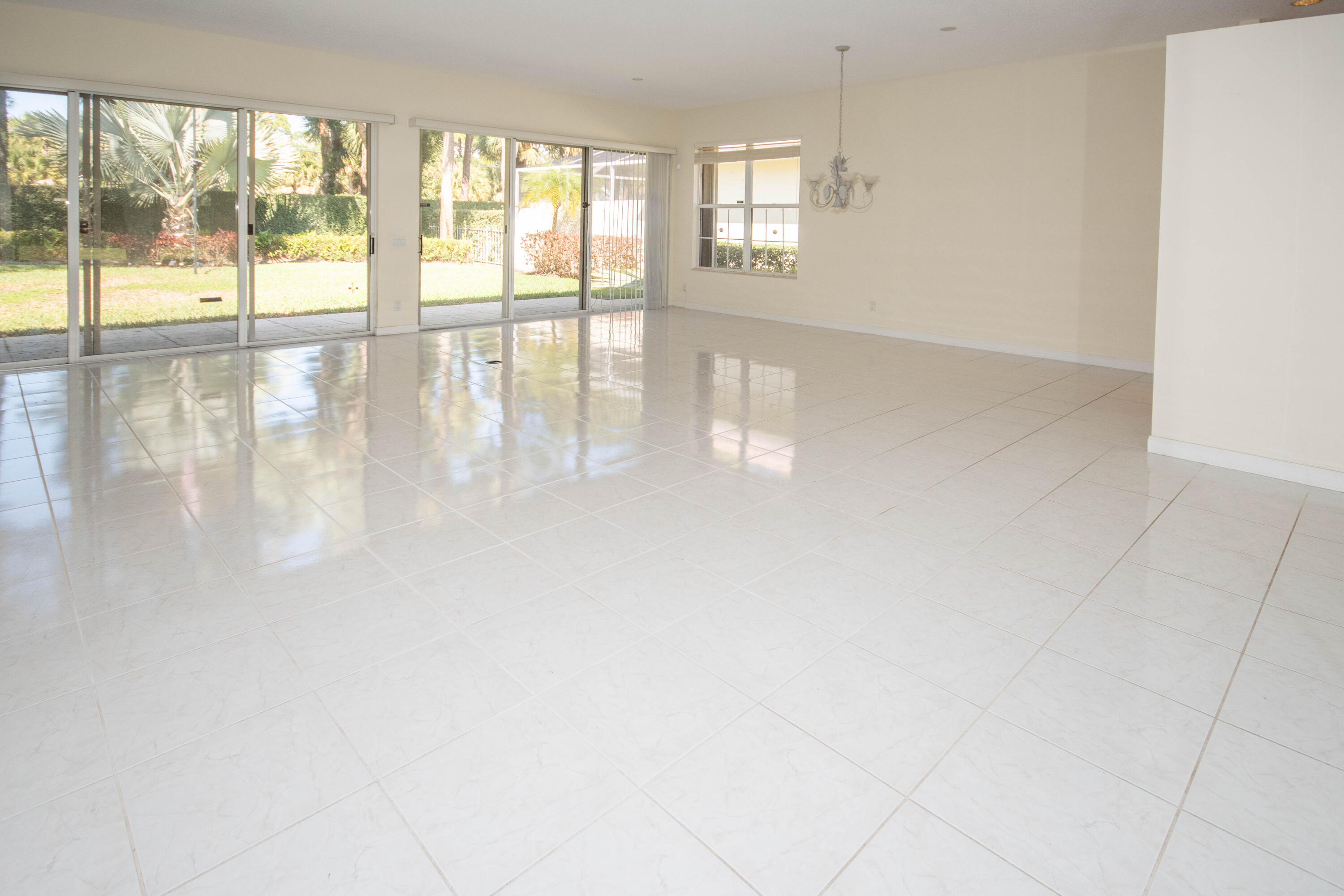 OAKS EAST - Residential