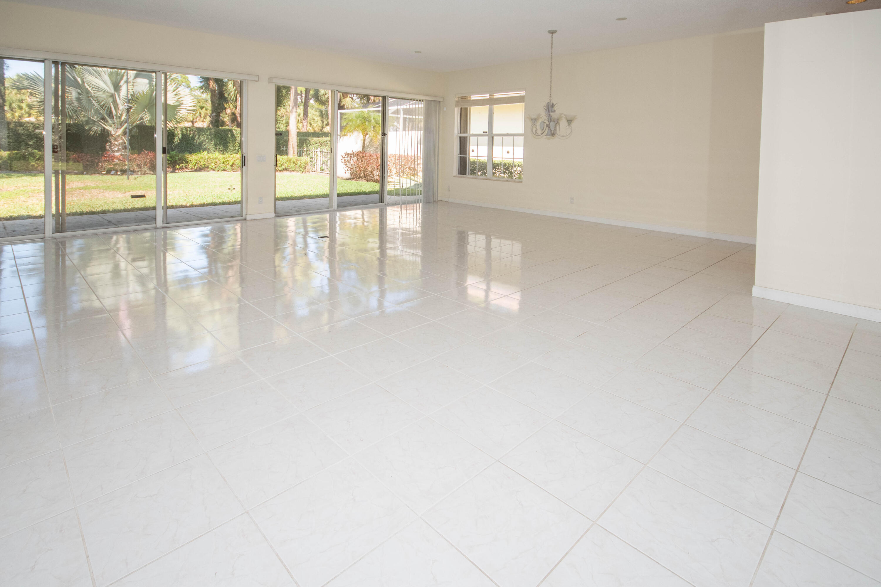 OAKS EAST - Residential