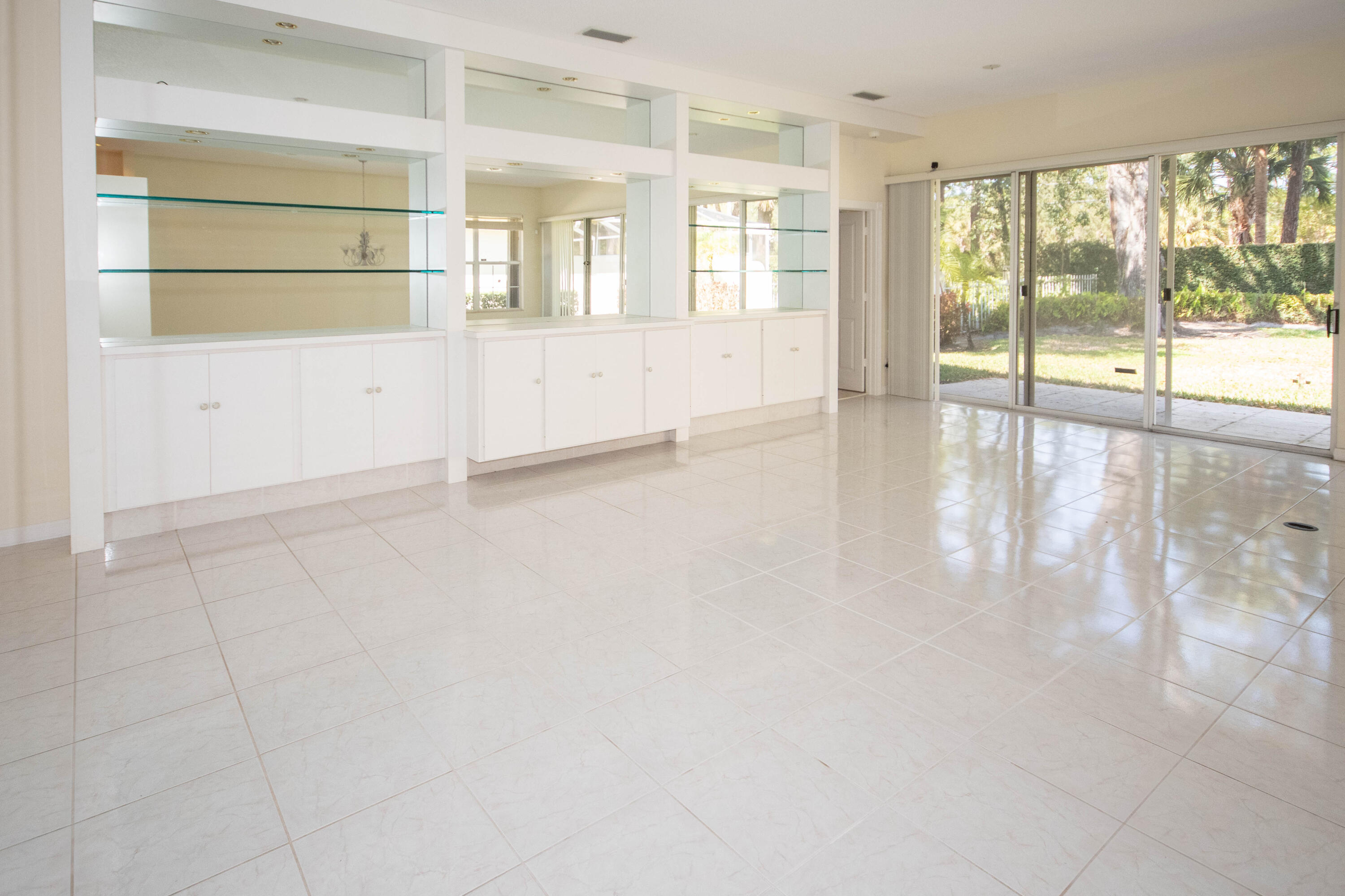 OAKS EAST - Residential