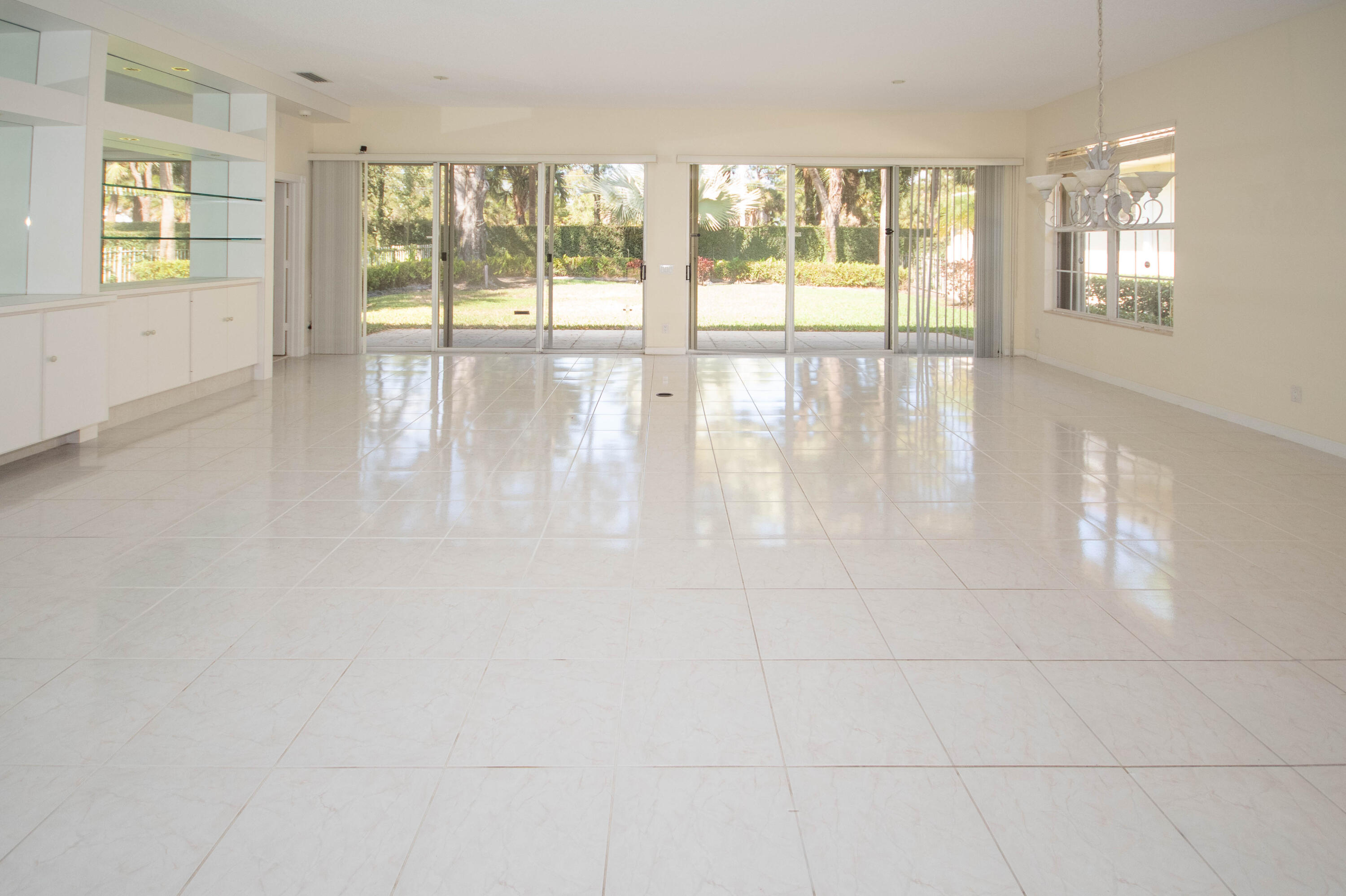 OAKS EAST - Residential