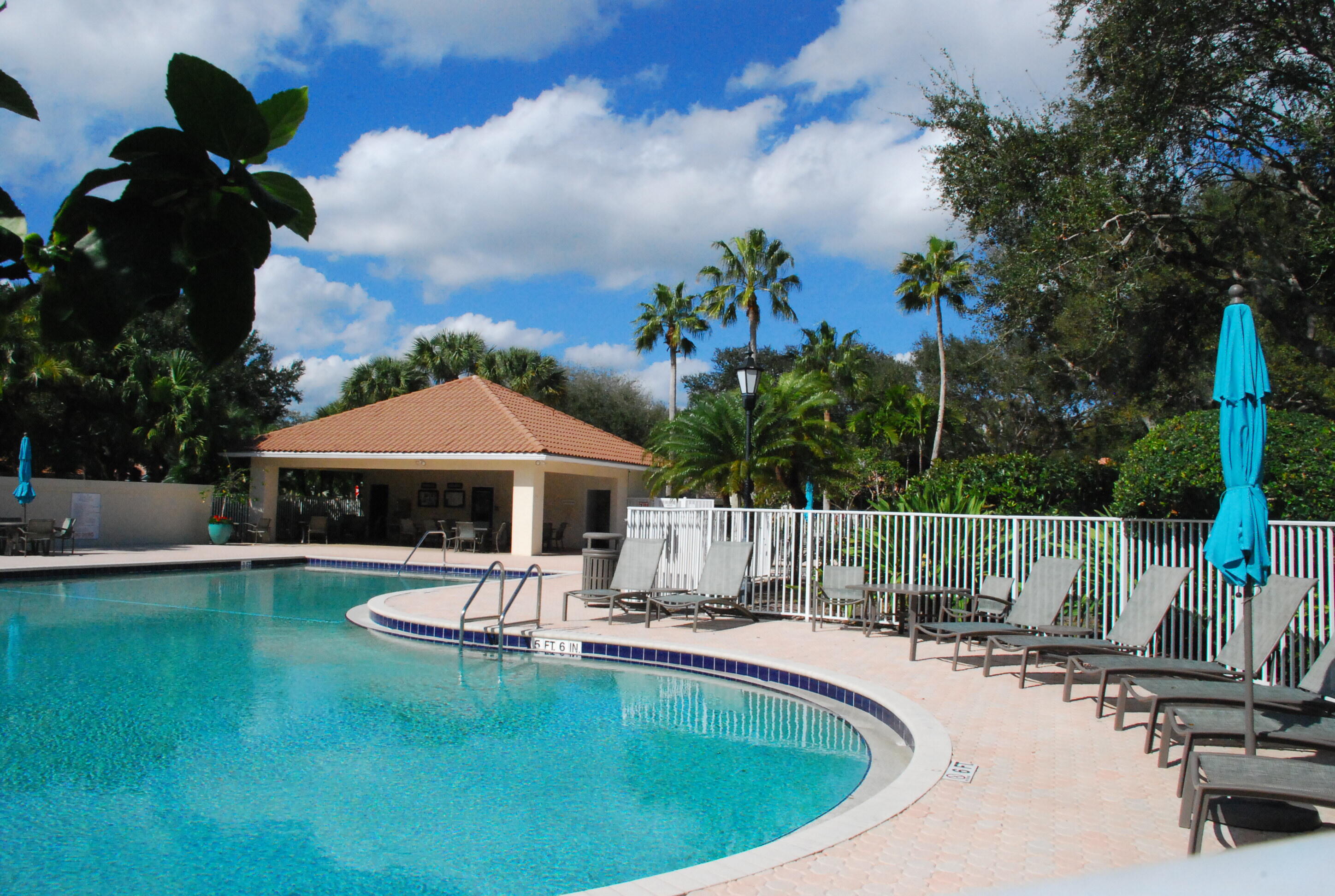 OAKS EAST - Residential