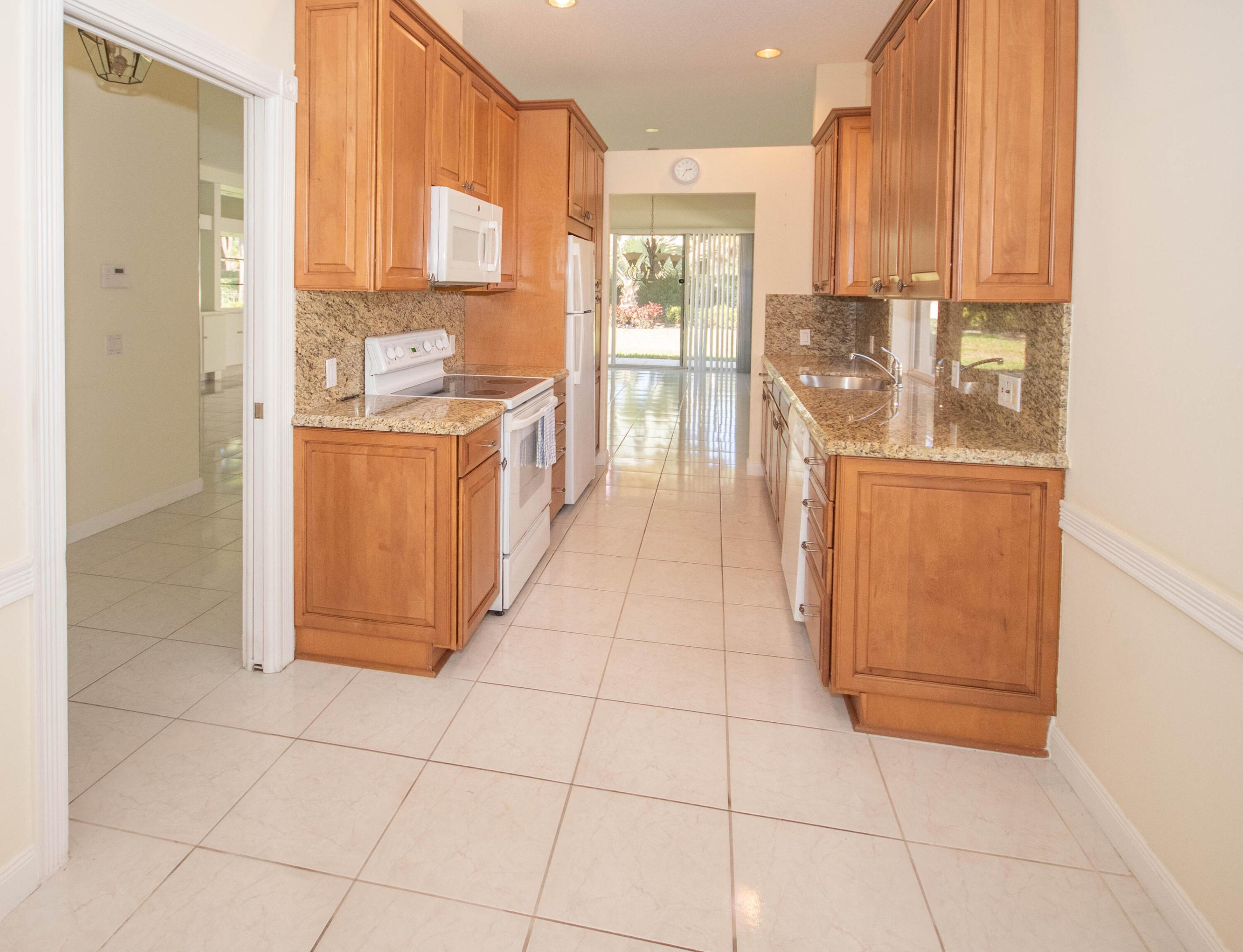 OAKS EAST - Residential