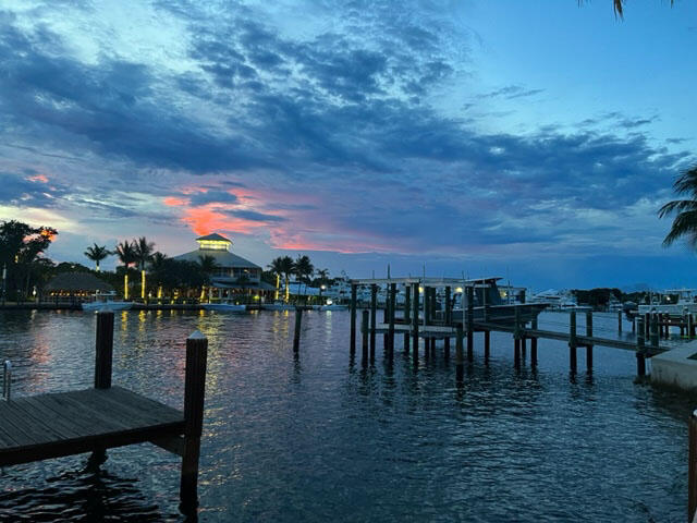 OAKS EAST - Residential