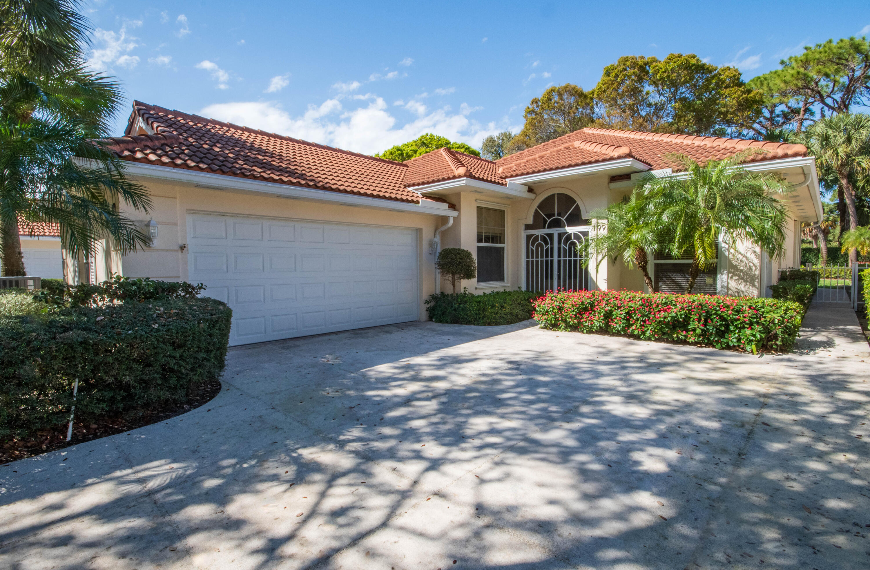 OAKS EAST - Residential