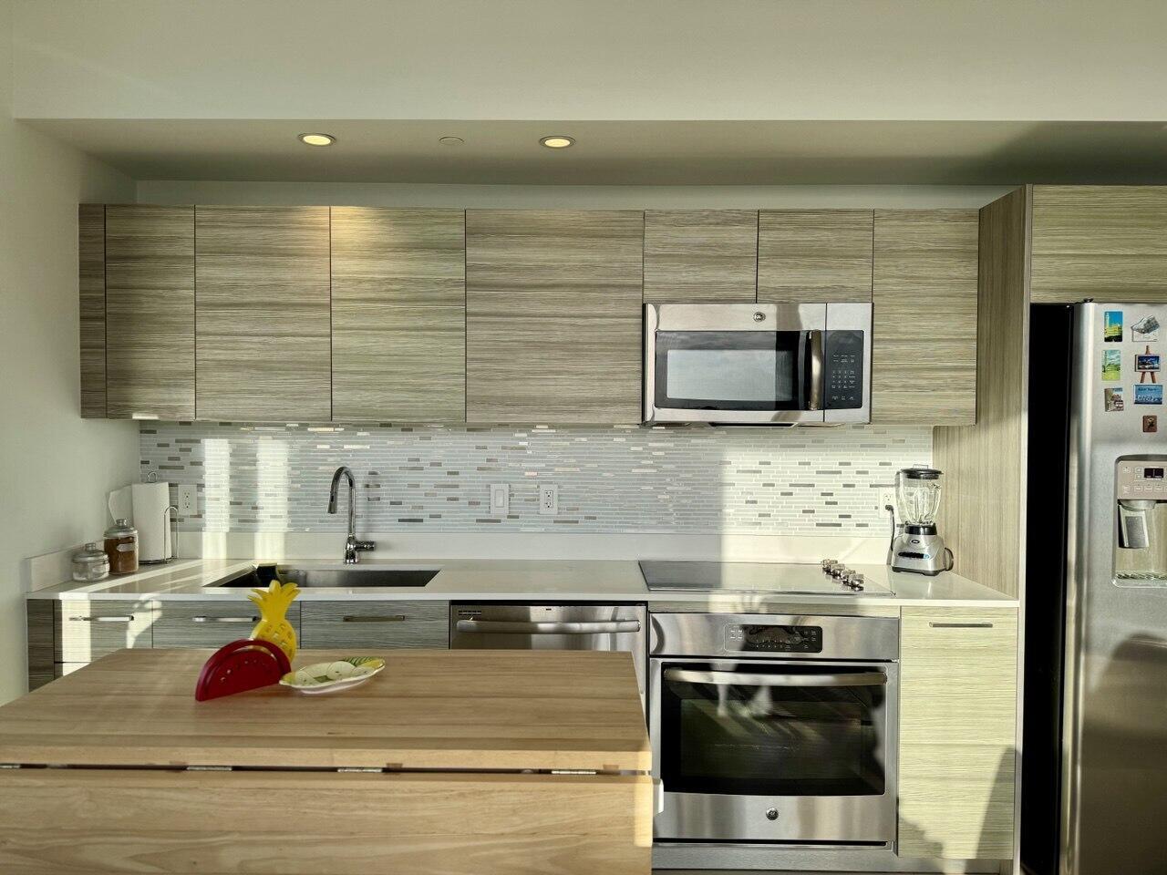 121 NE 34th Street 1116