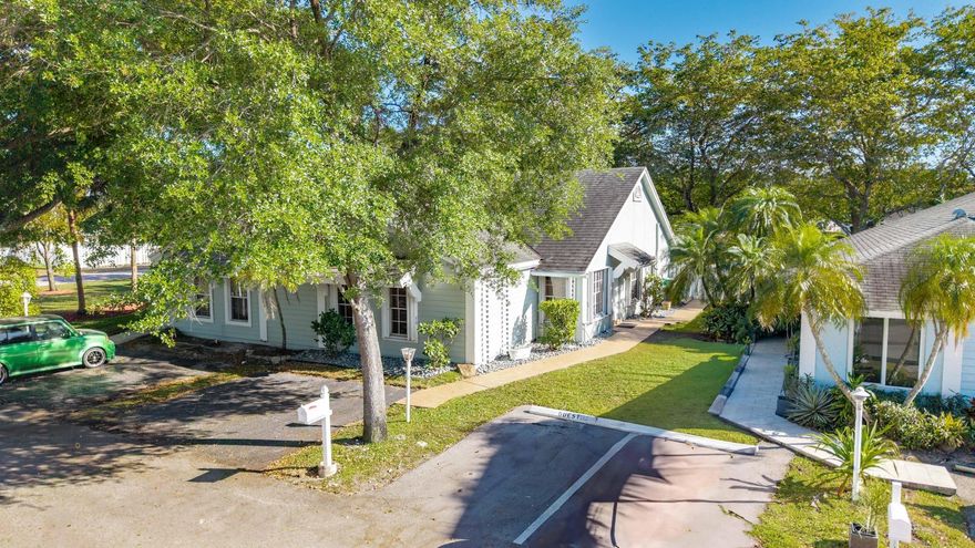 Beautiful Villa in Davie – 3 Bedrooms, 2 Bathrooms, with Lake View Charming one-story villa with a stunning lake view. This home features three spacious bedrooms and two renovated bathrooms. The modern kitchen is equipped with all new stainless steel appliances, while the living areas have elegant tile flooring, and all  three bedrooms feature wood flooring. Additionally, the property includes a washer and dryer and two parking spaces right at the front door, with guest parking available. Located in a well-maintained community offering excellent amenities, including a swimming pool, tennis, and basketball courts. A fantastic opportunity to live in comfort and style!