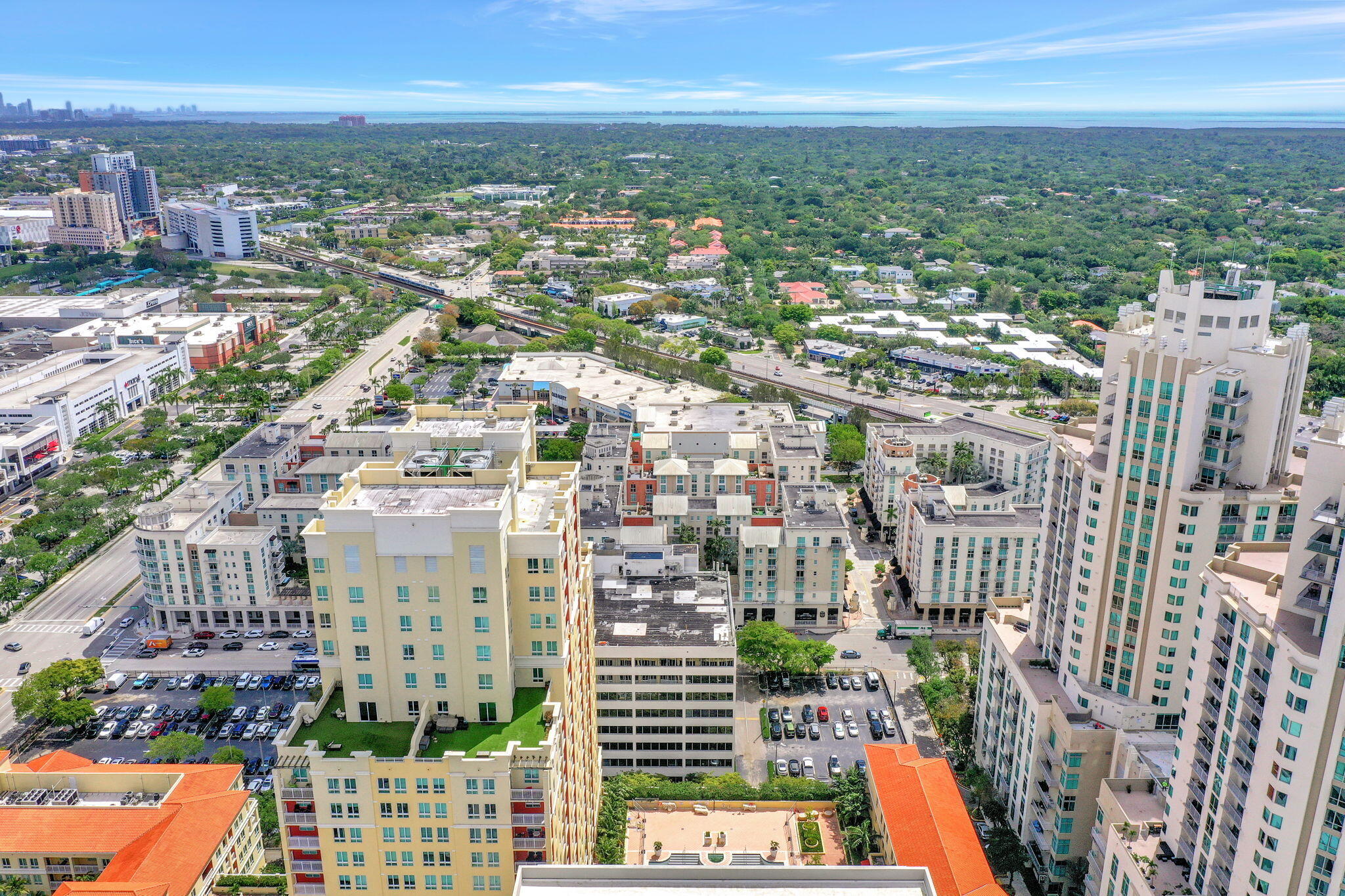 TOSCANO CONDO - Residential