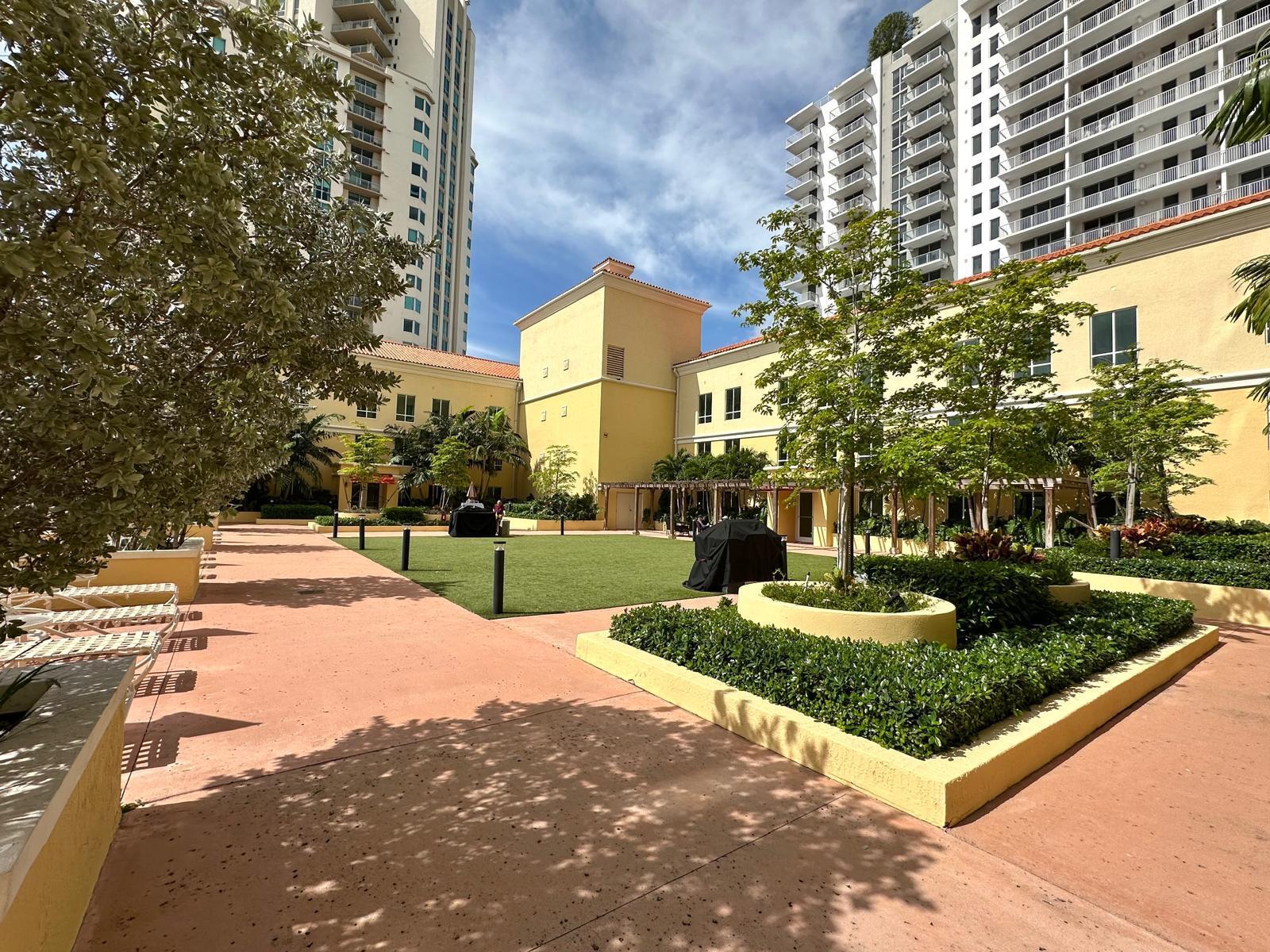 TOSCANO CONDO - Residential