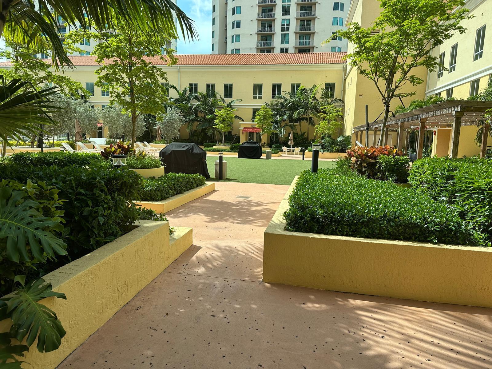 TOSCANO CONDO - Residential