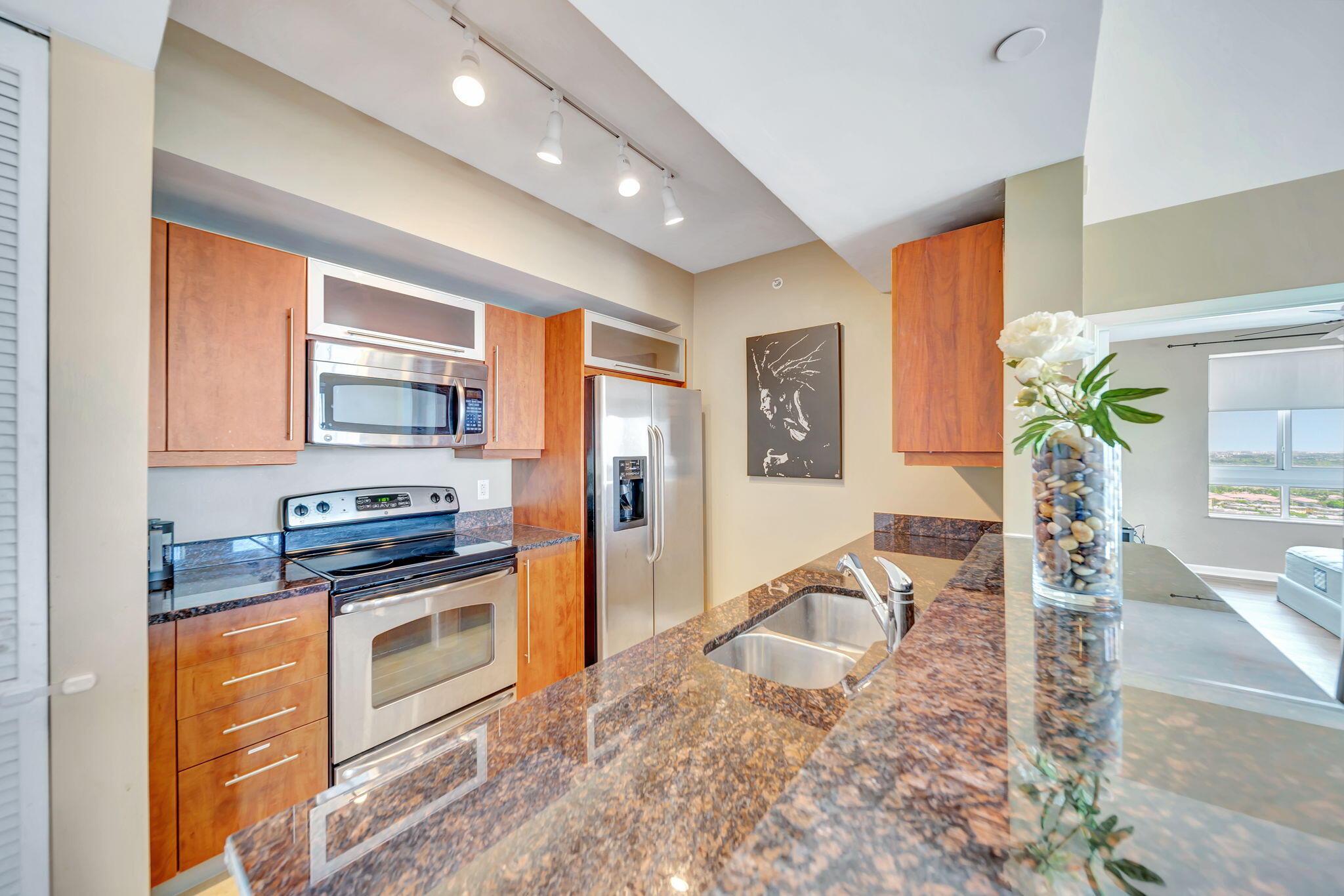 TOSCANO CONDO - Residential