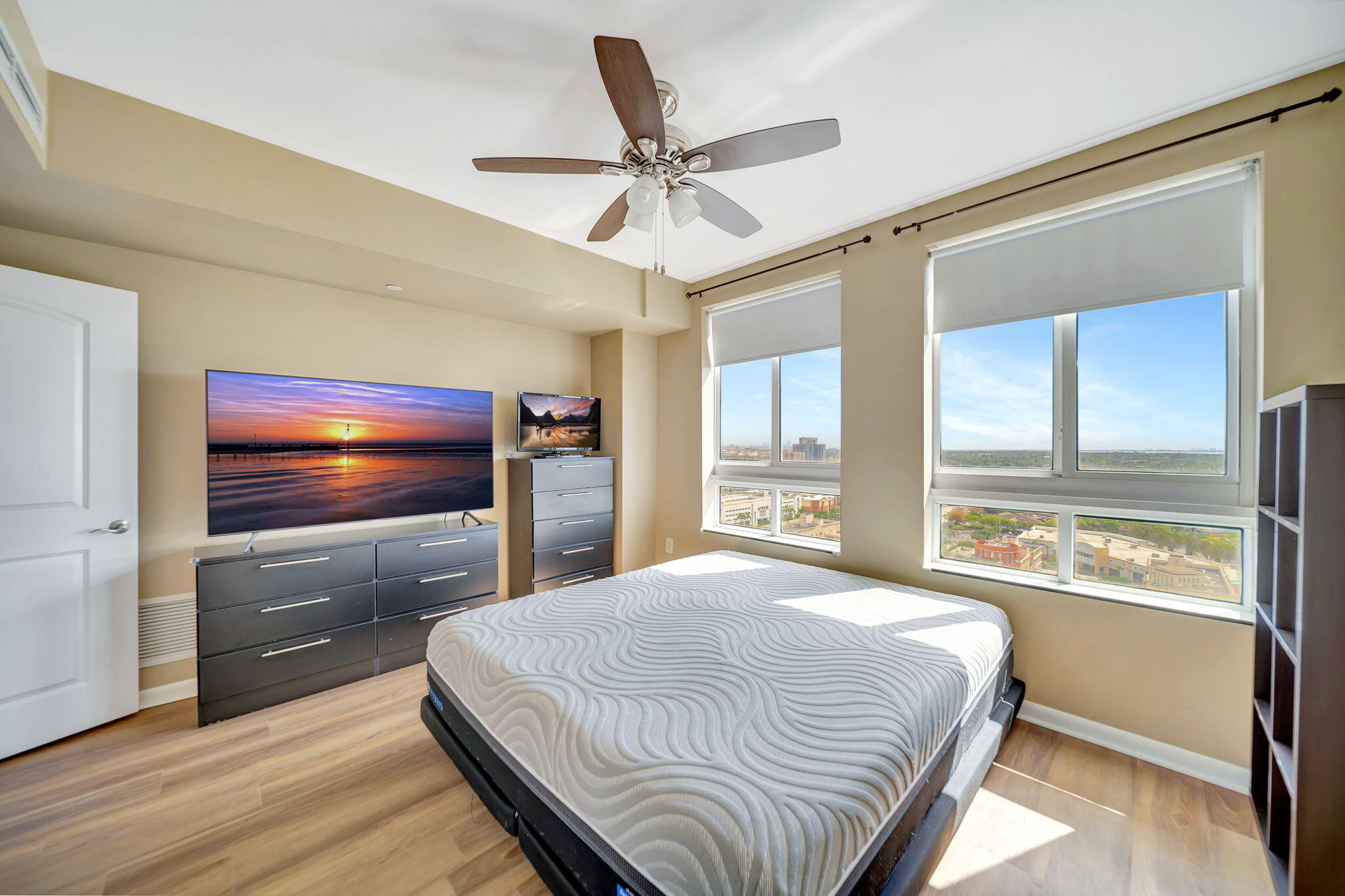 TOSCANO CONDO - Residential