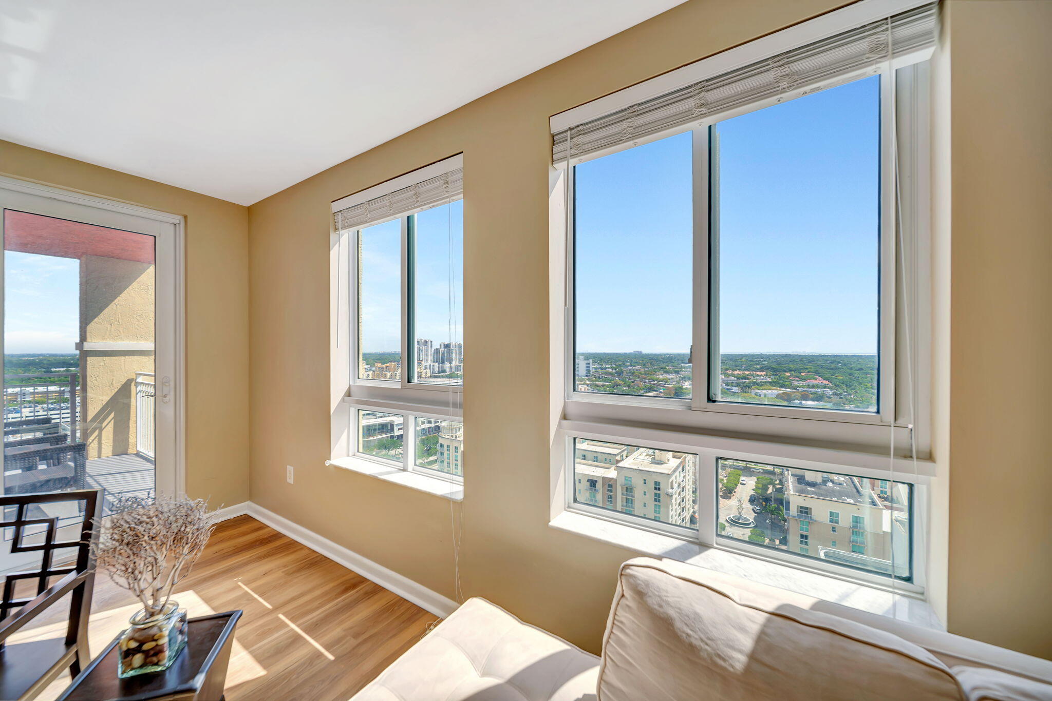 TOSCANO CONDO - Residential