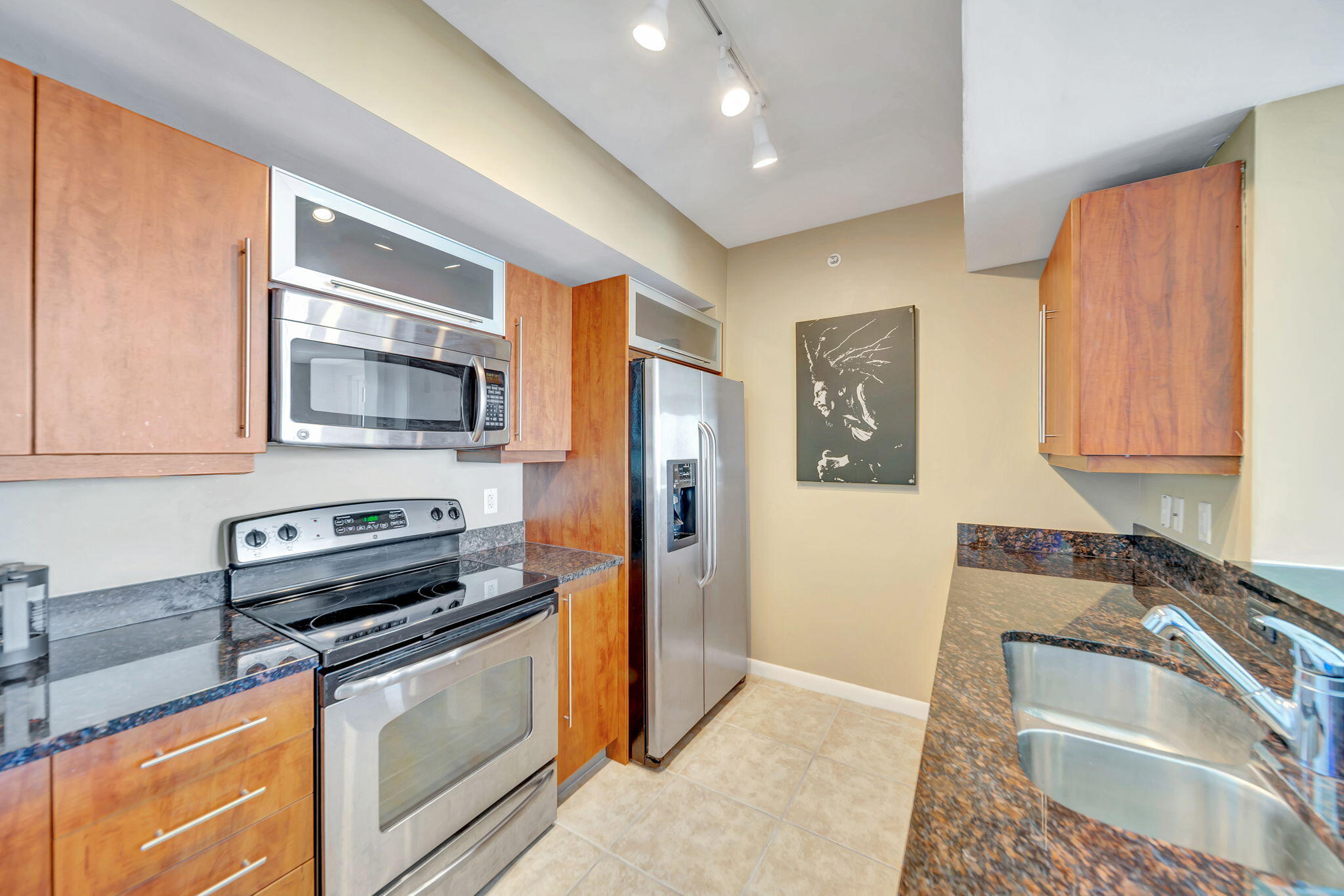 TOSCANO CONDO - Residential