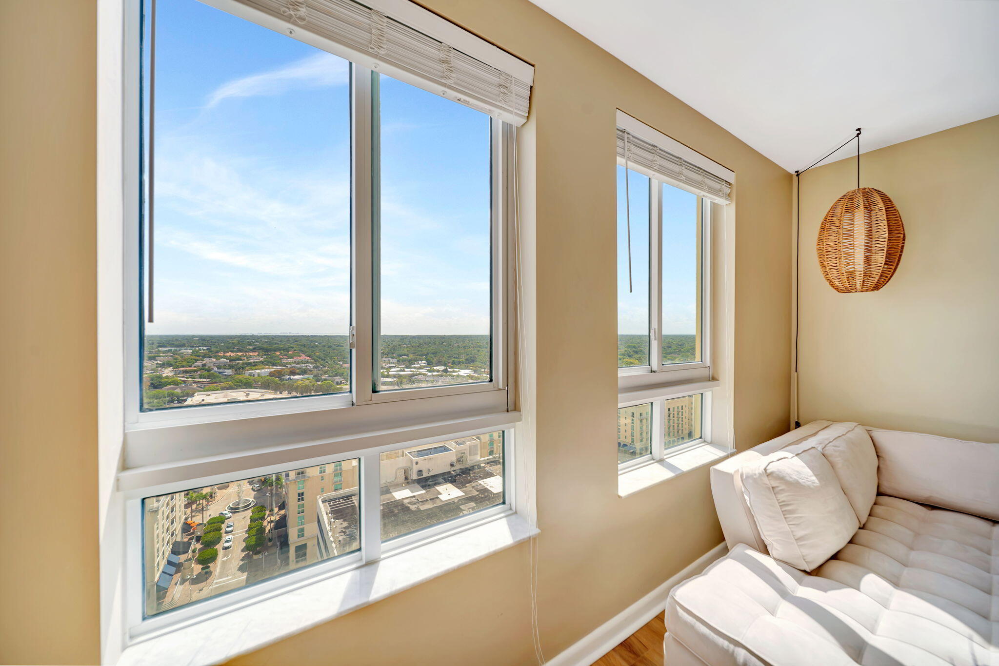 TOSCANO CONDO - Residential