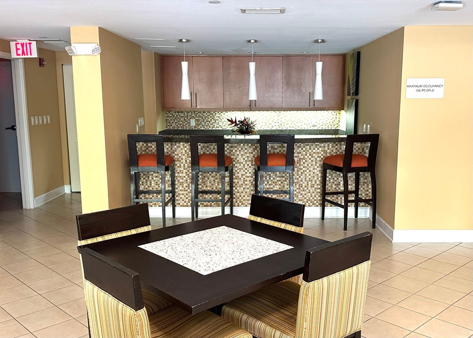 TOSCANO CONDO - Residential