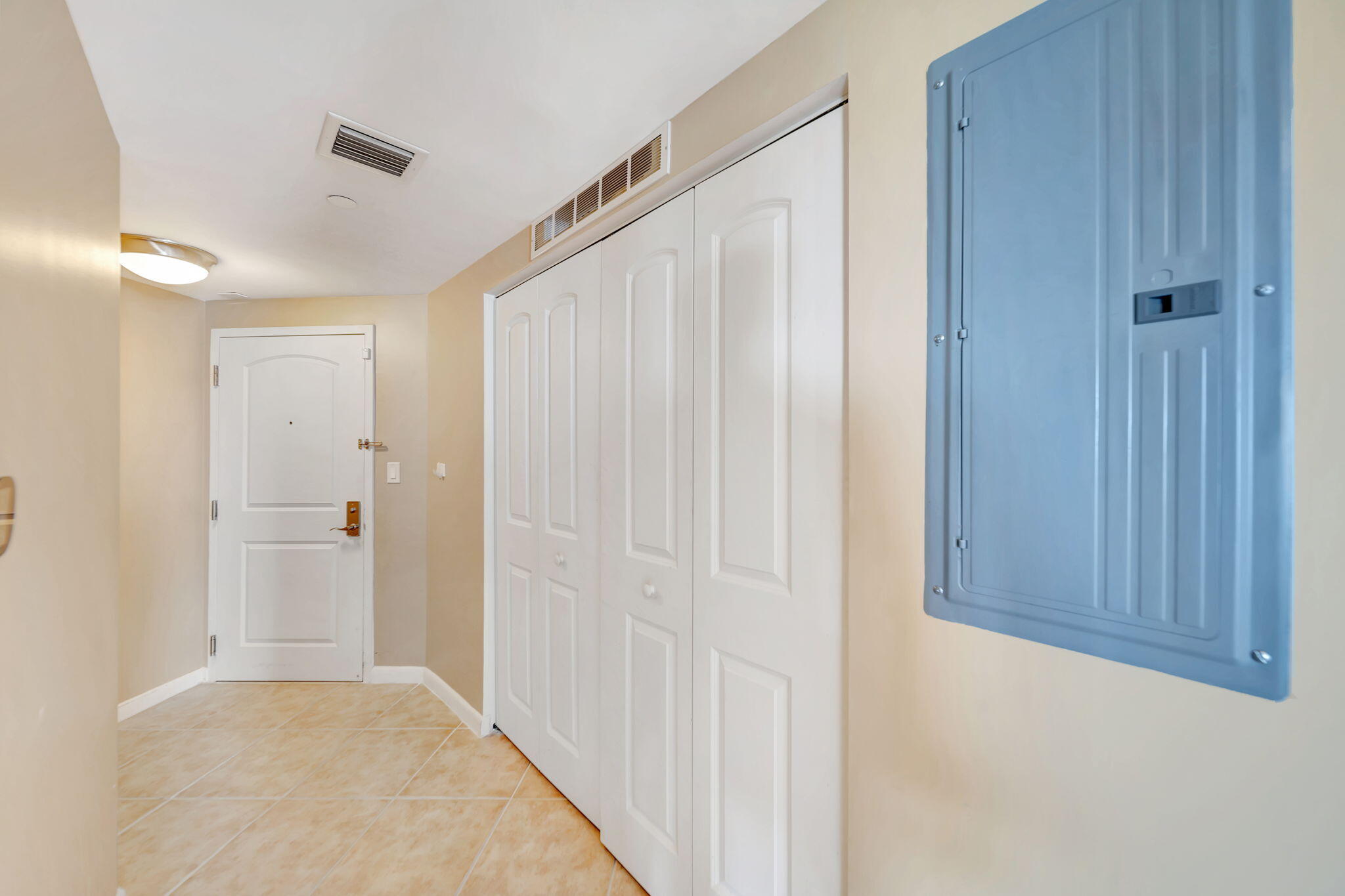 TOSCANO CONDO - Residential