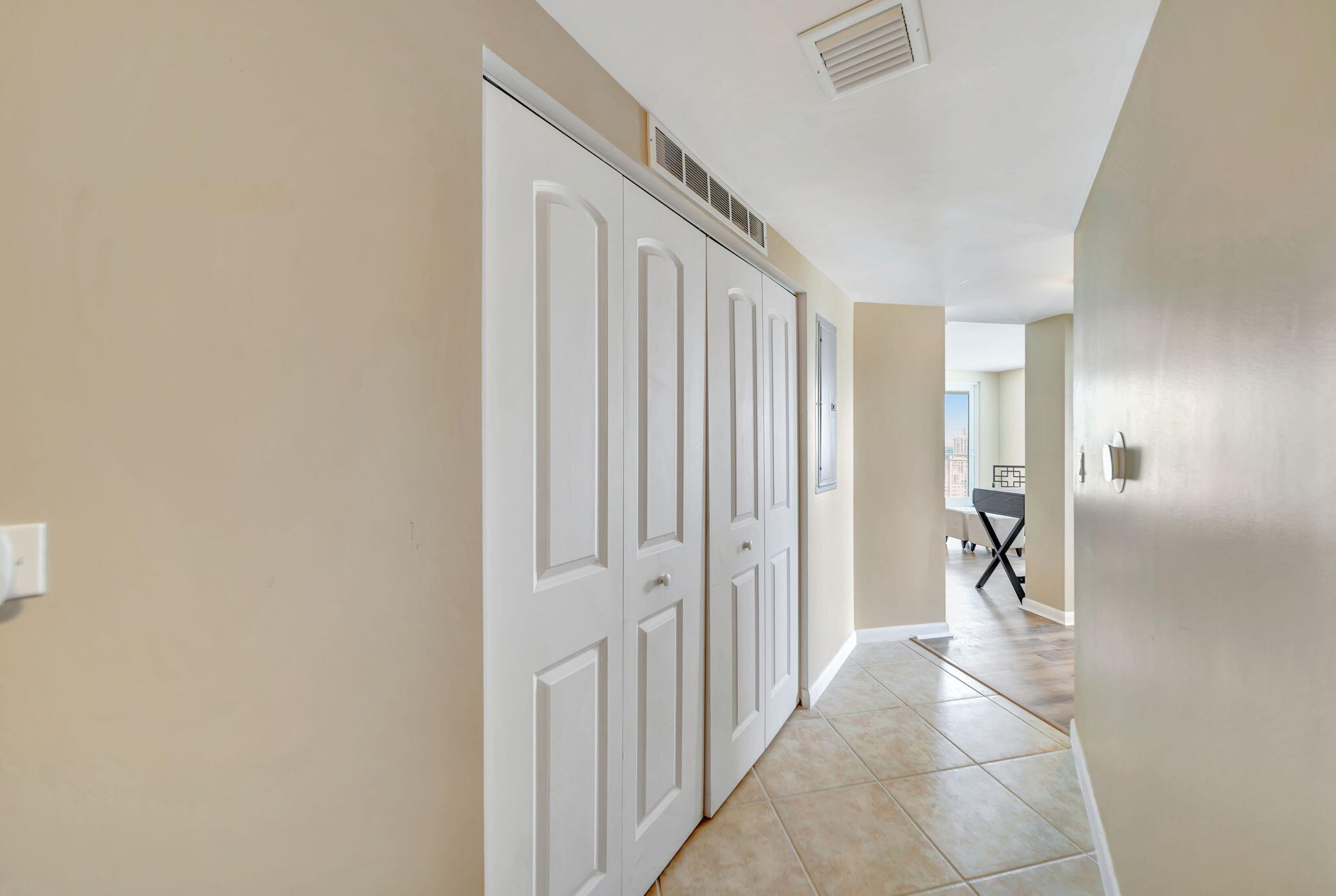 TOSCANO CONDO - Residential