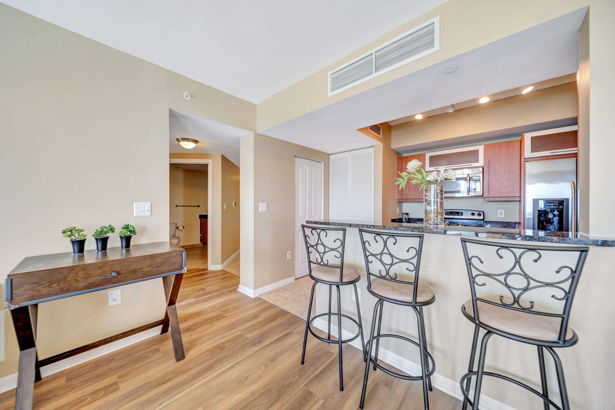 TOSCANO CONDO - Residential