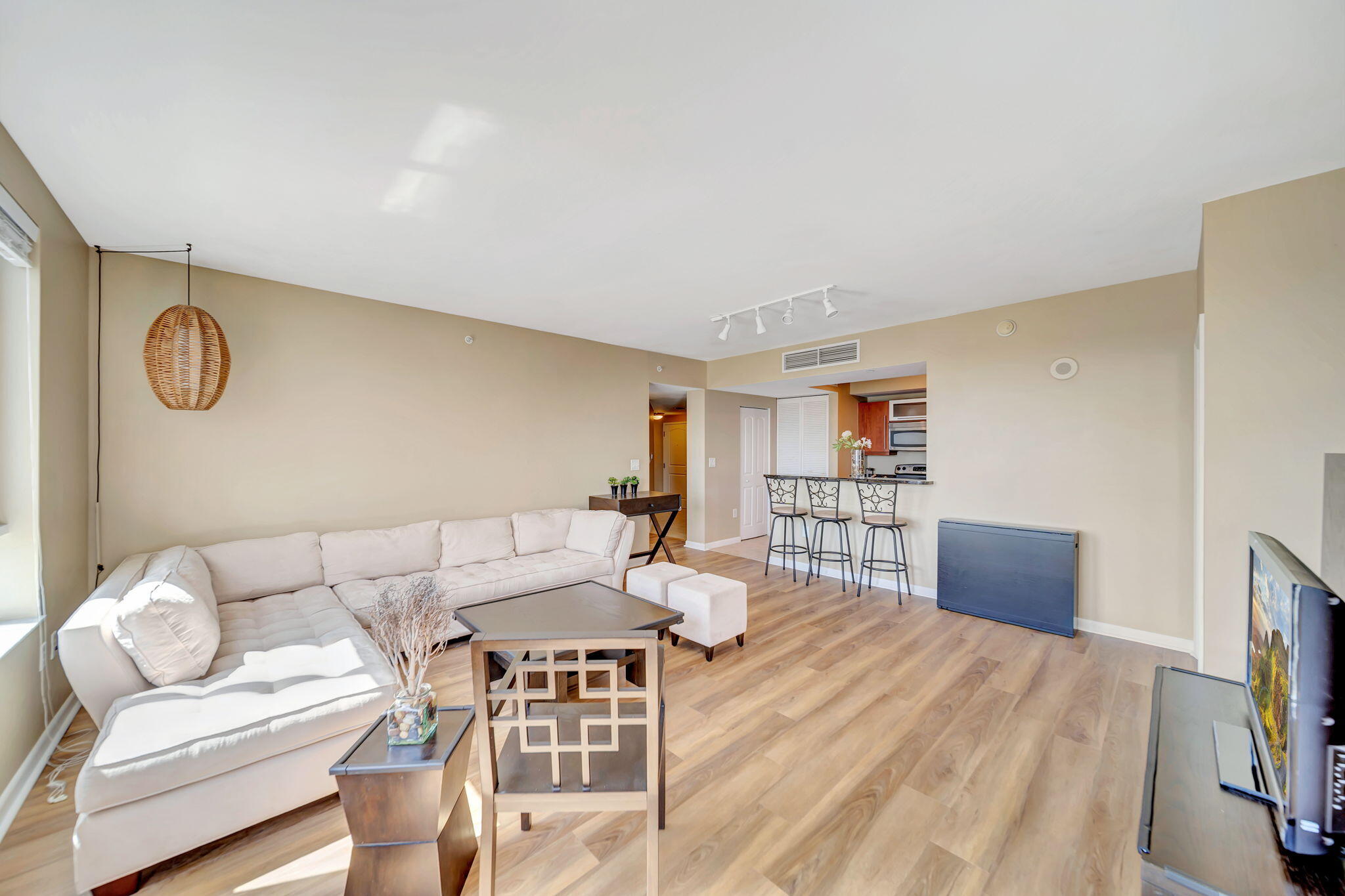 TOSCANO CONDO - Residential