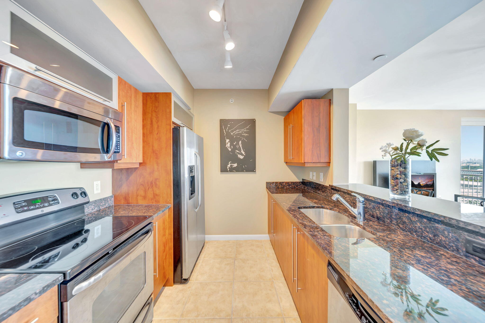 TOSCANO CONDO - Residential