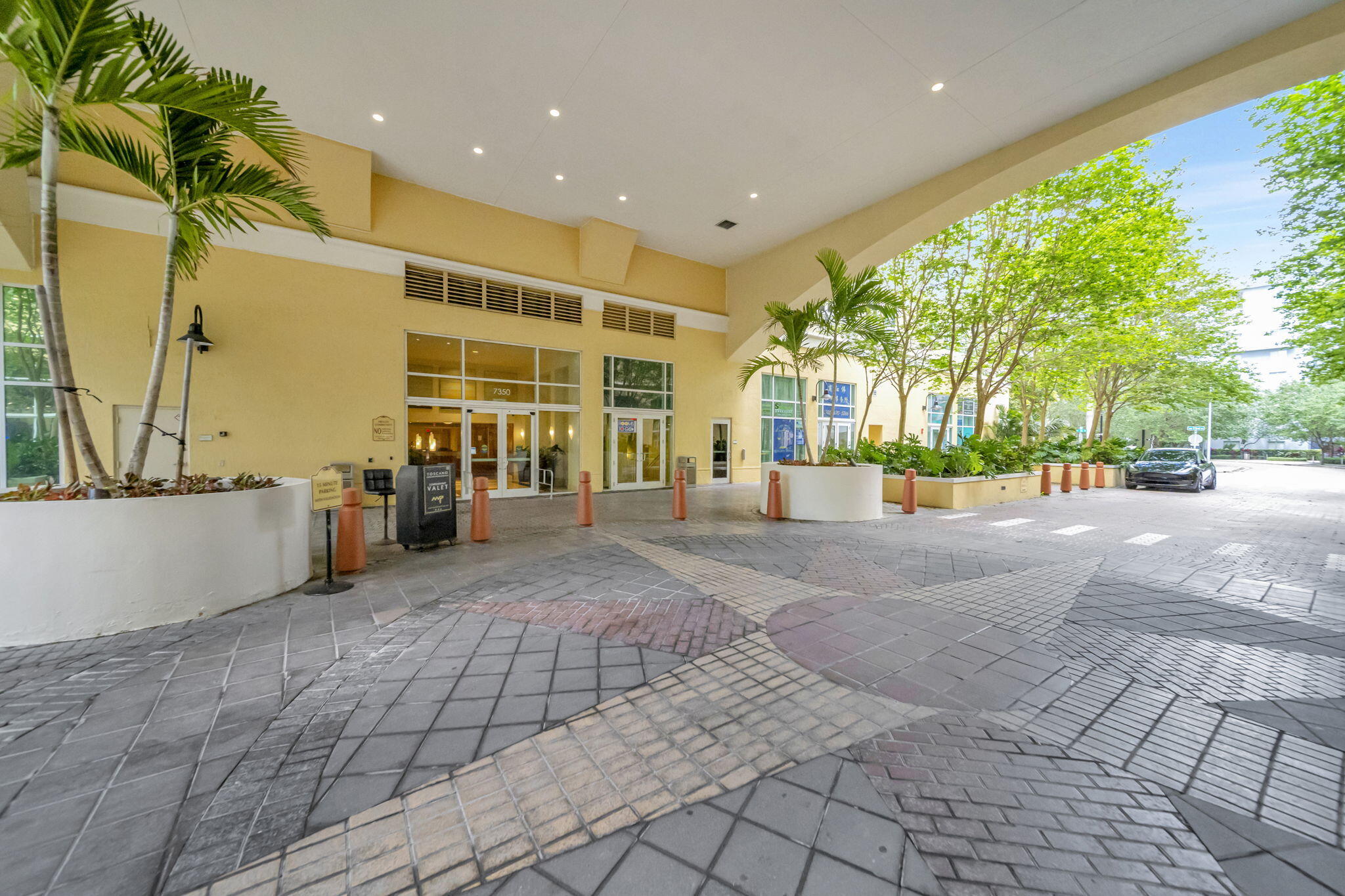 TOSCANO CONDO - Residential